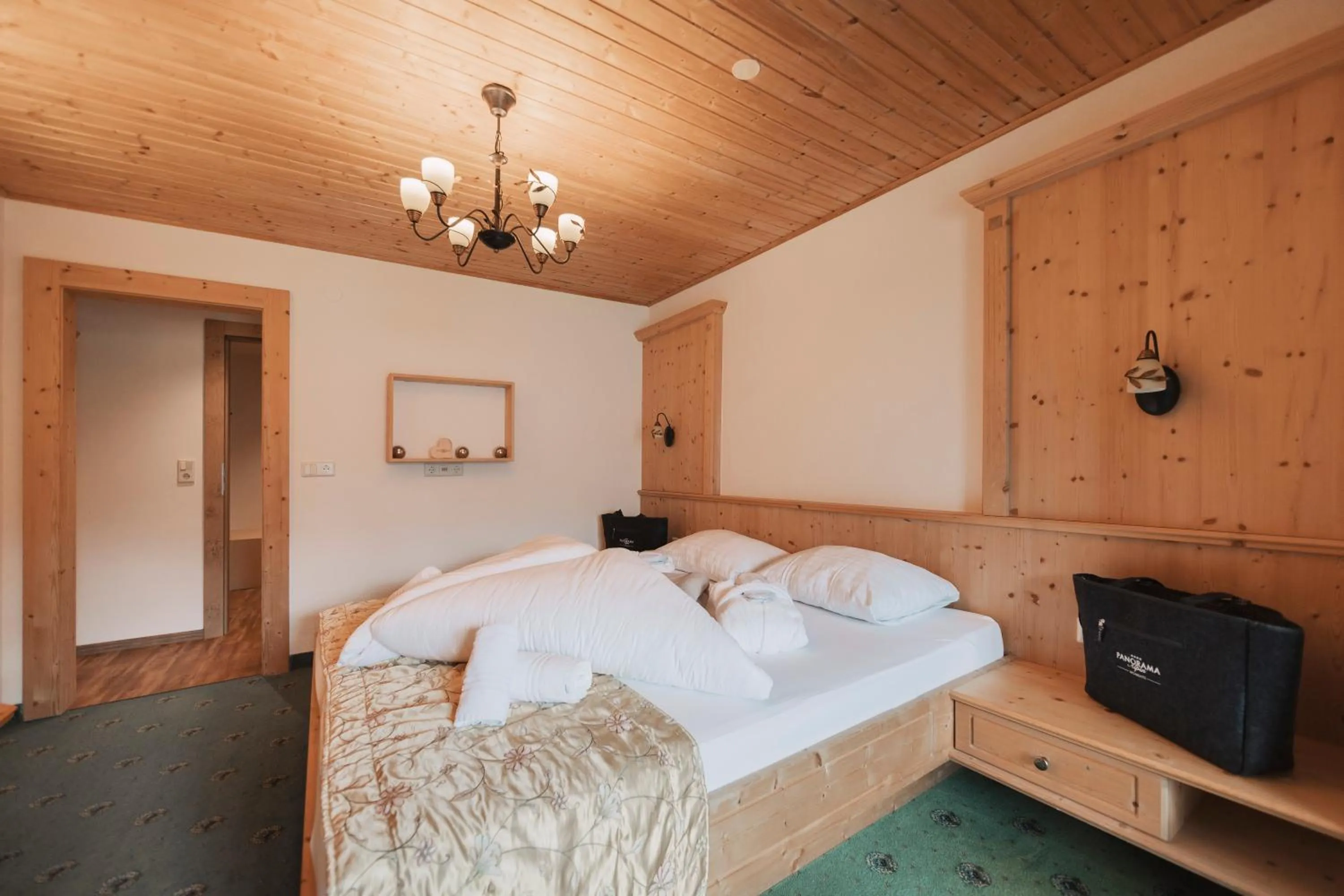 Bedroom, Bed in Wellness Aparthotel Panorama Alpin - Ferienwohnungen Jerzens im Pitztal