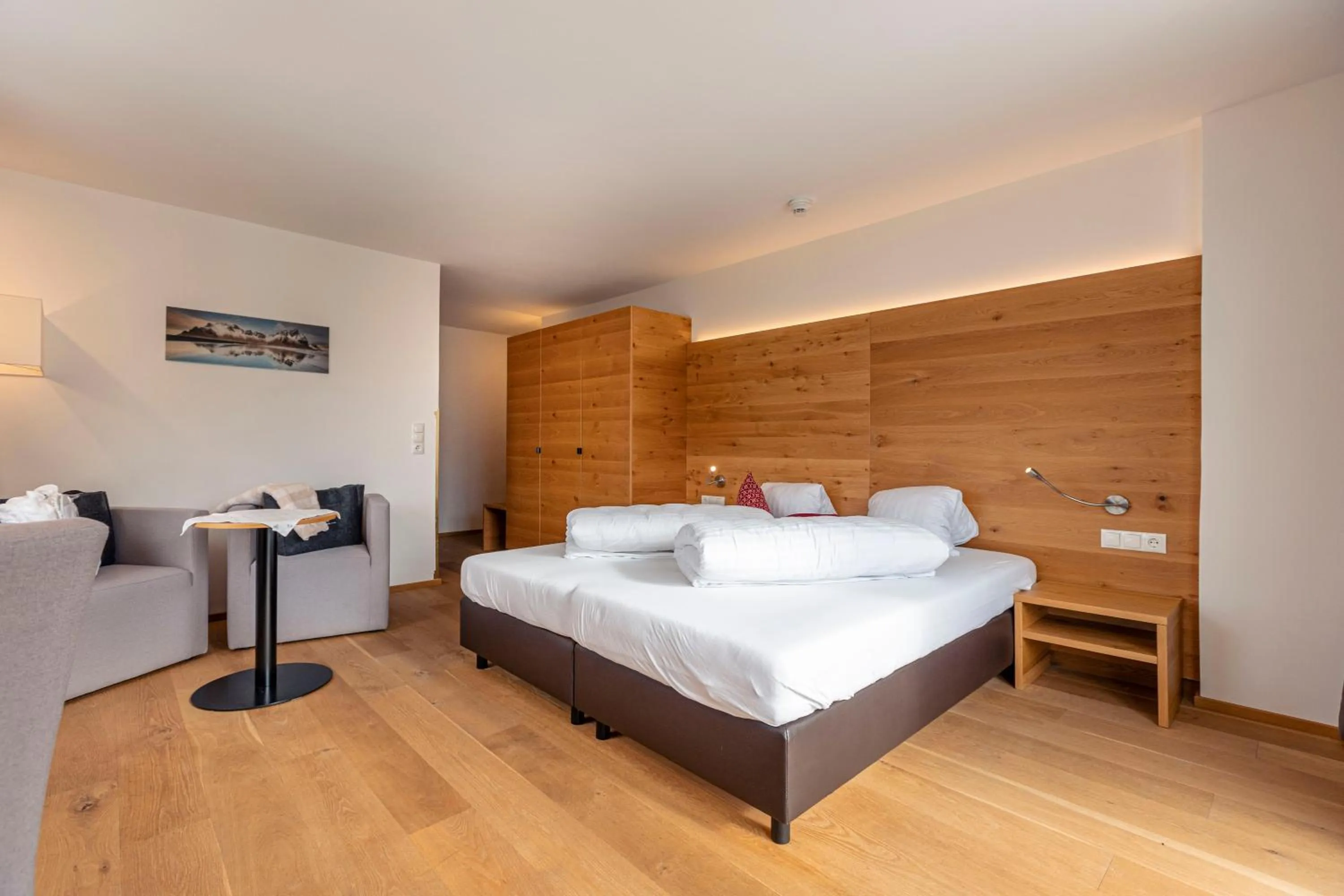 Bed in Wellness Aparthotel Panorama Alpin - Ferienwohnungen Jerzens im Pitztal