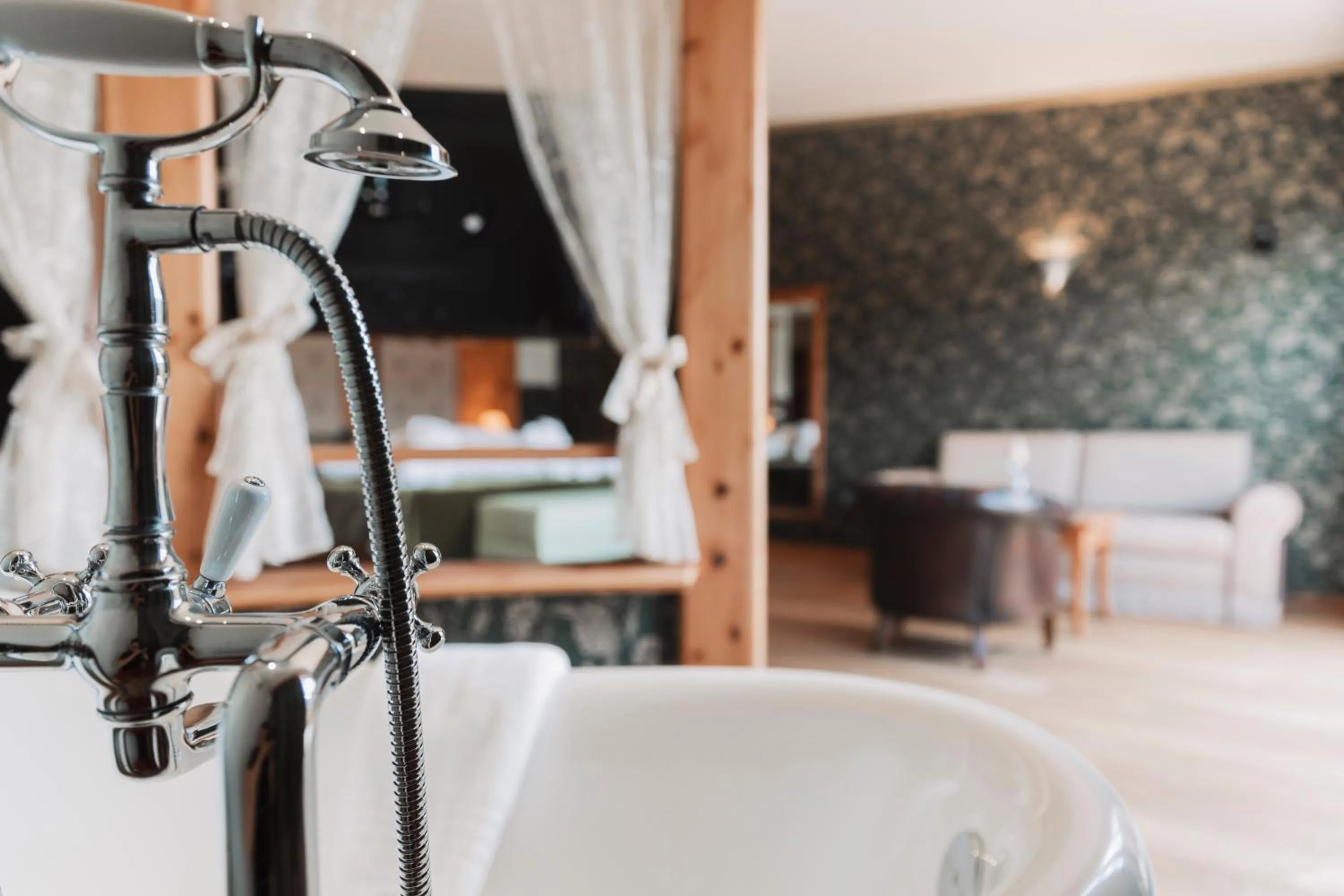 Bedroom in Wellness Aparthotel Panorama Alpin - Ferienwohnungen Jerzens im Pitztal