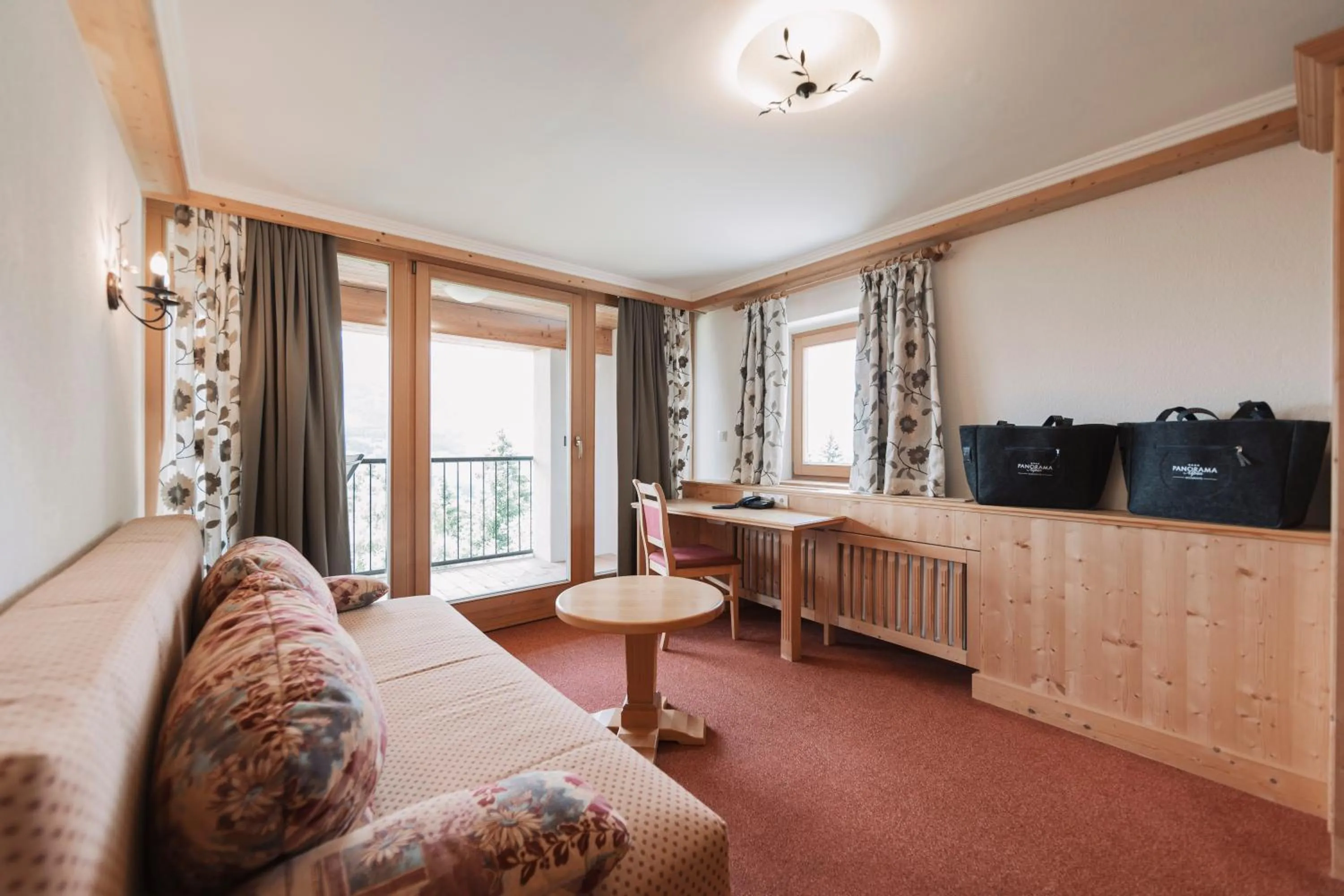 Living room in Wellness Aparthotel Panorama Alpin - Ferienwohnungen Jerzens im Pitztal