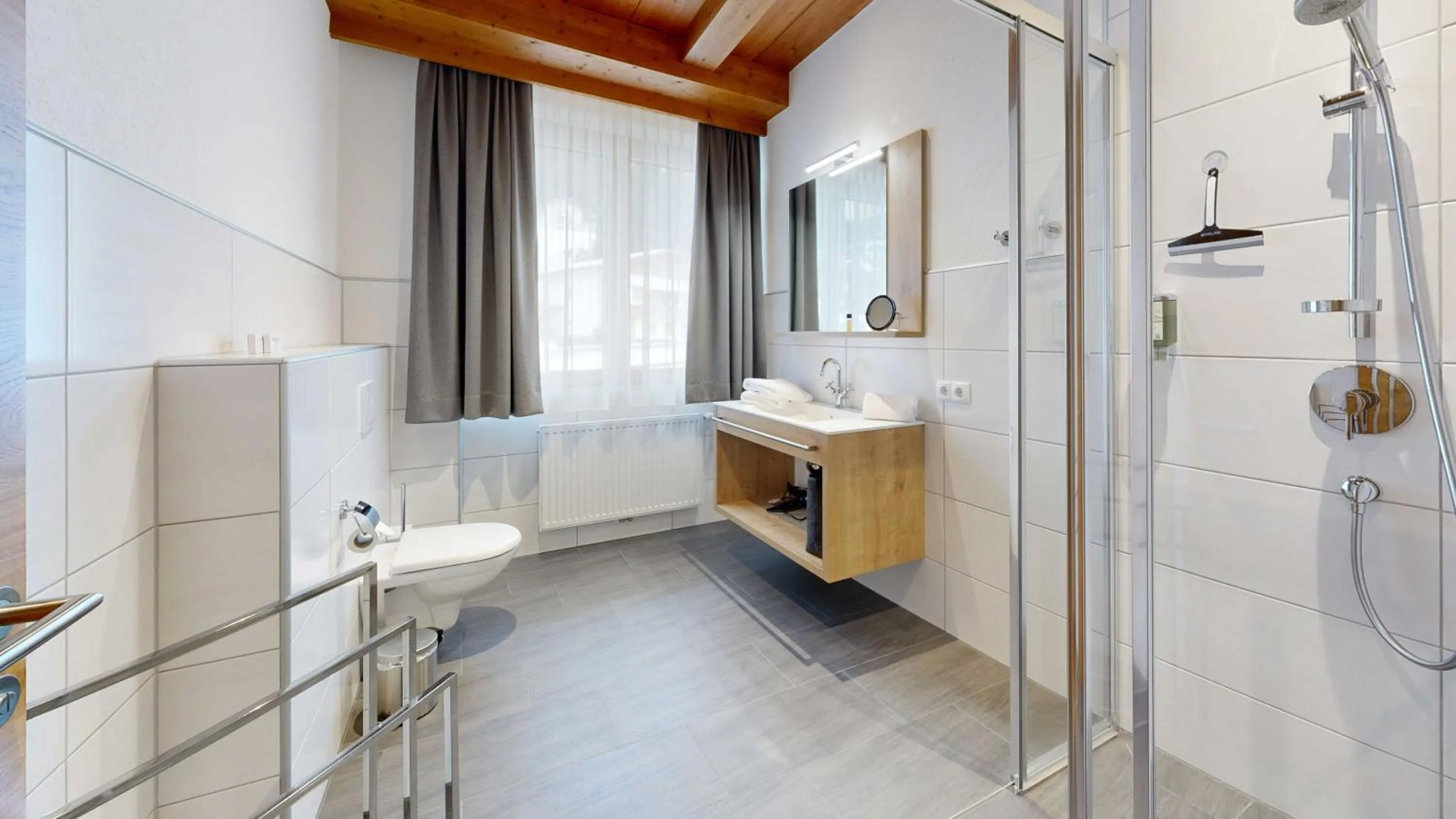 Bathroom in Wellness Aparthotel Panorama Alpin - Ferienwohnungen Jerzens im Pitztal