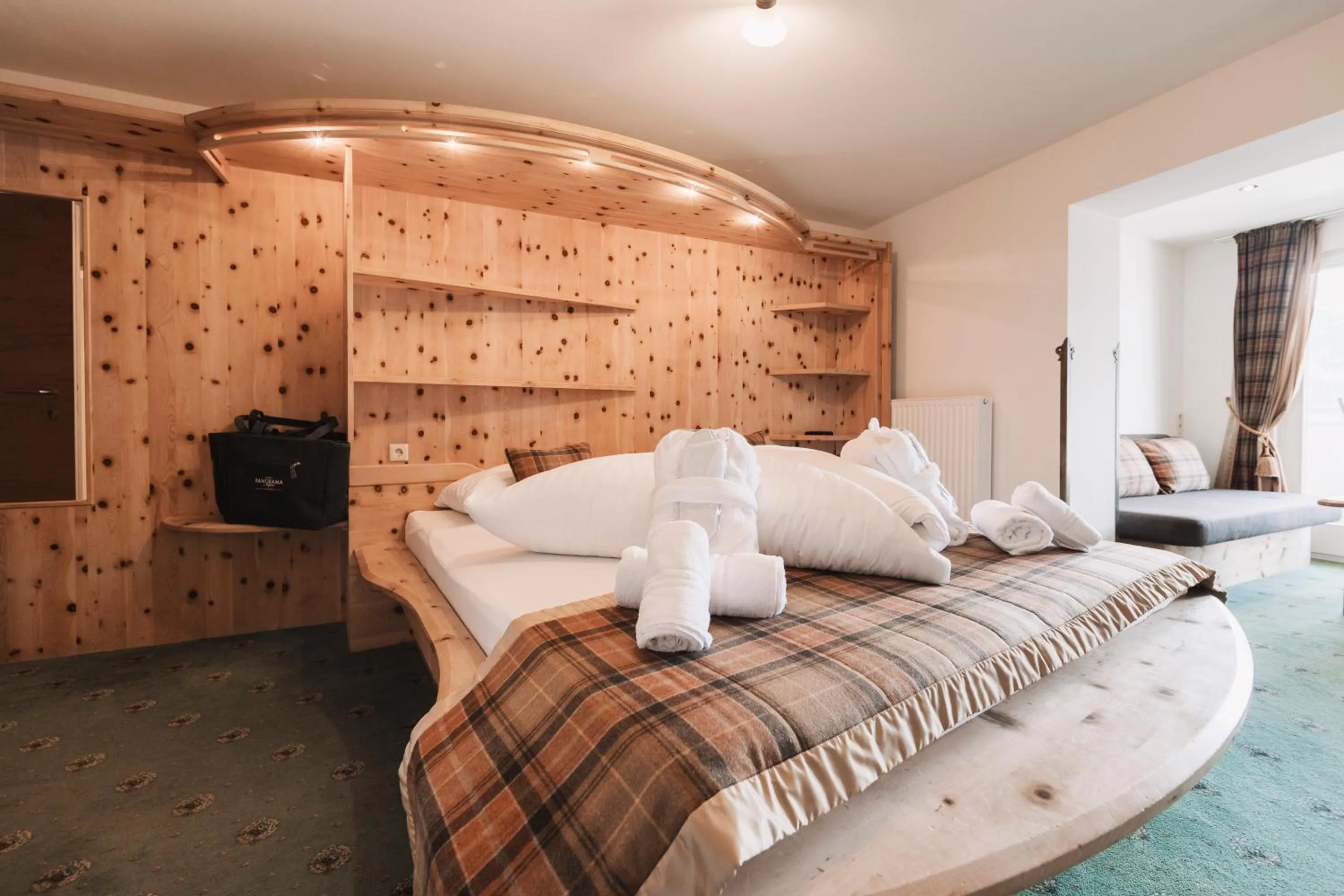 Bedroom in Wellness Aparthotel Panorama Alpin - Ferienwohnungen Jerzens im Pitztal