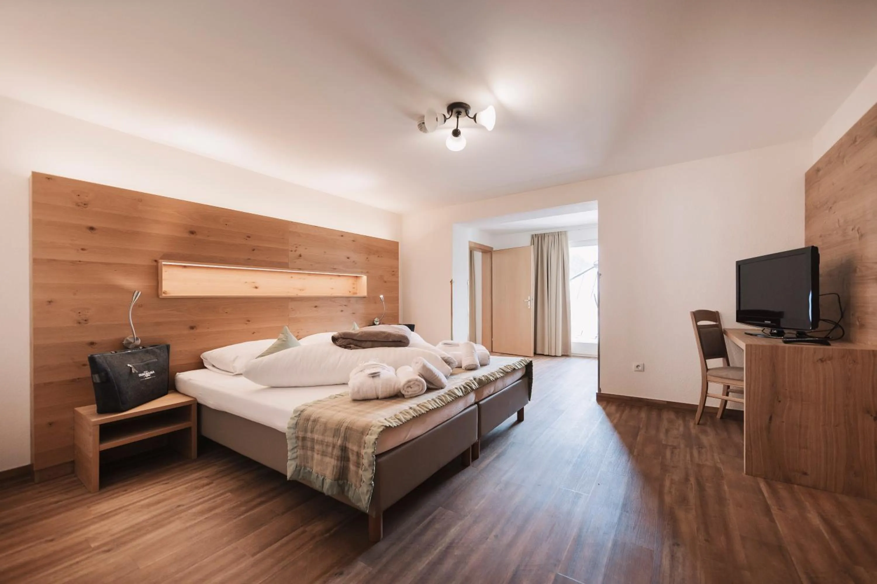 Bedroom, Bed in Wellness Aparthotel Panorama Alpin - Ferienwohnungen Jerzens im Pitztal
