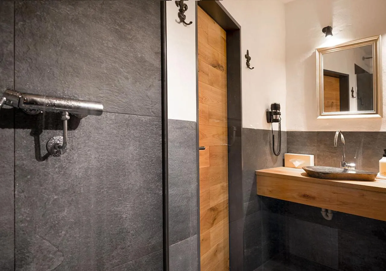 Shower in Hotel Land Gut Höhne