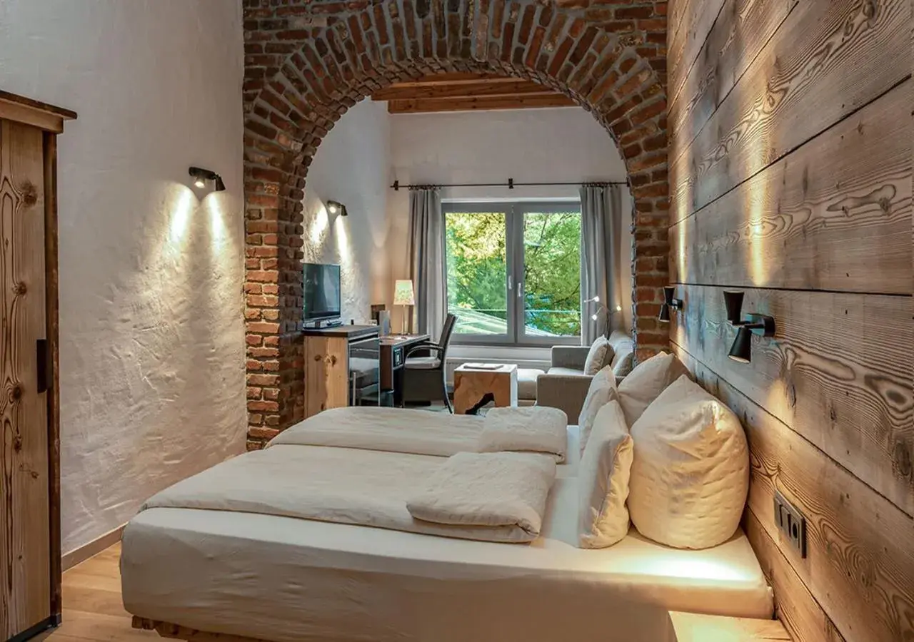 Deluxe Double Room with Bath - single occupancy in Hotel Land Gut Höhne Deluxe Double Room with Bath - single occupancy in Hotel Land Gut Höhne