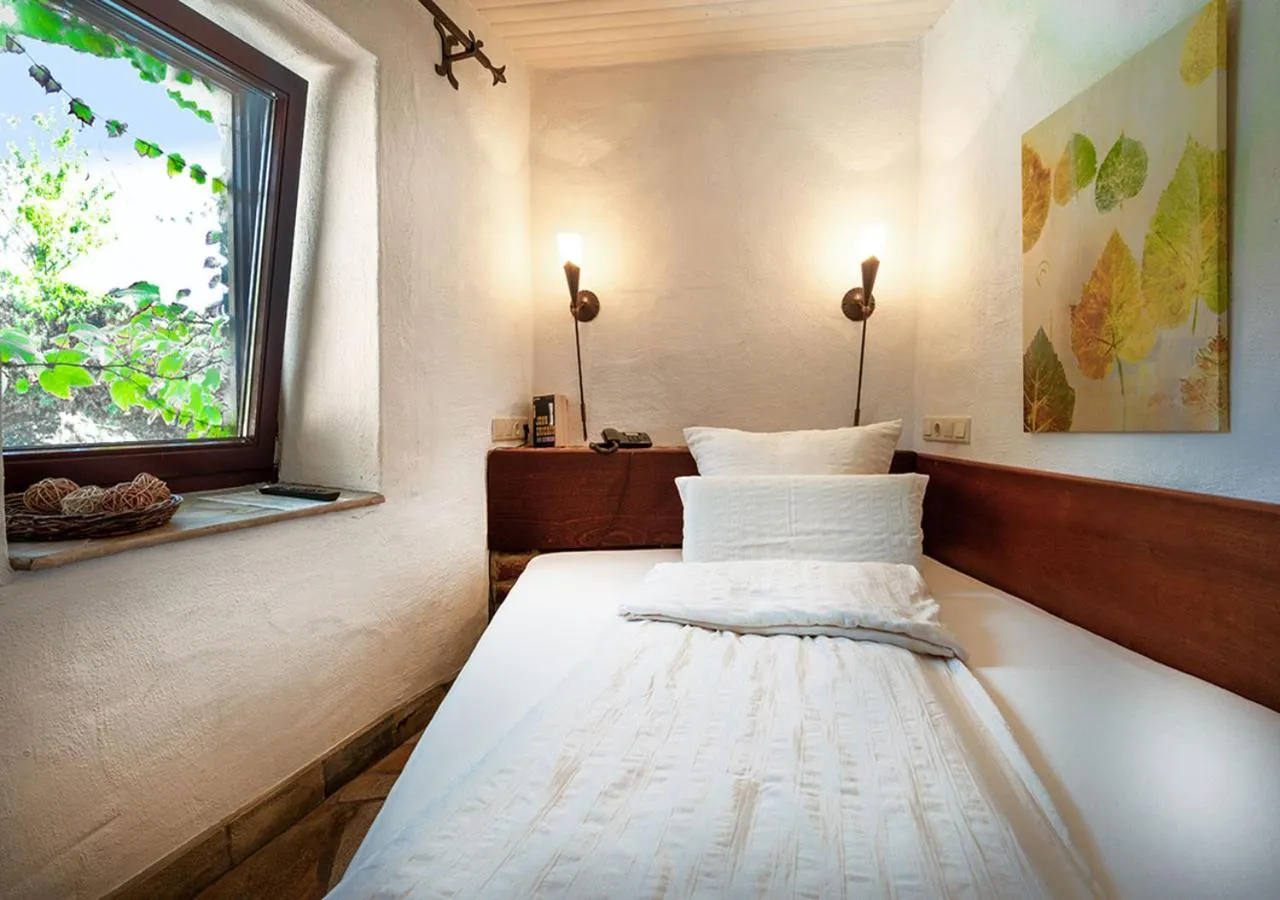 Bed in Hotel Land Gut Höhne