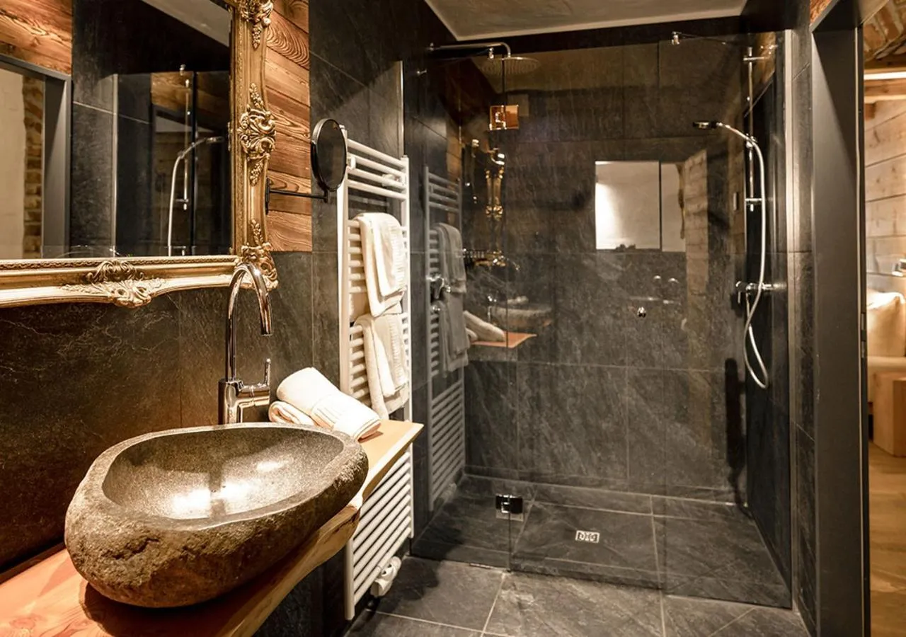 Shower in Hotel Land Gut Höhne