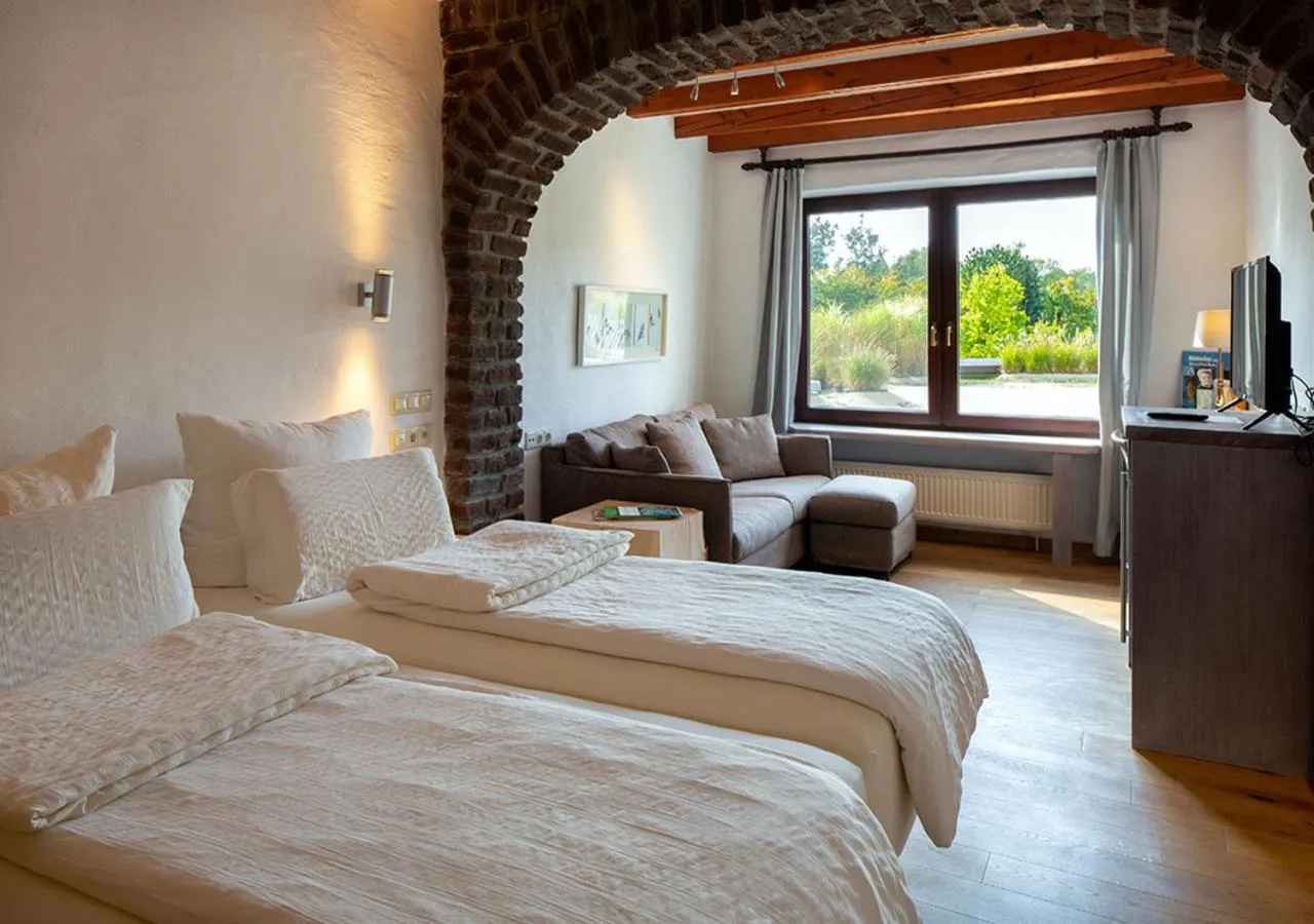 Bed in Hotel Land Gut Höhne