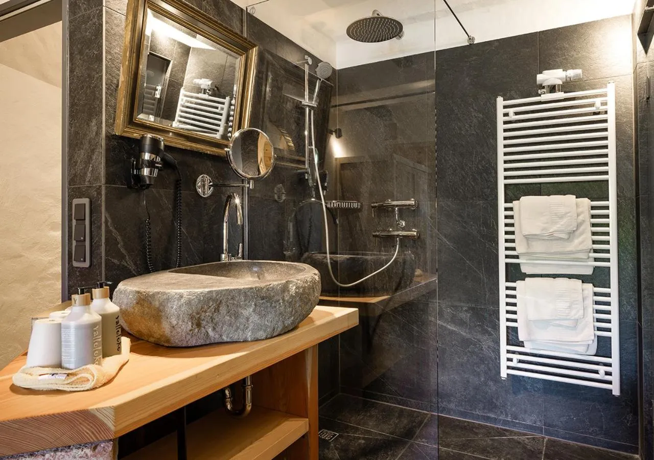 Shower in Hotel Land Gut Höhne