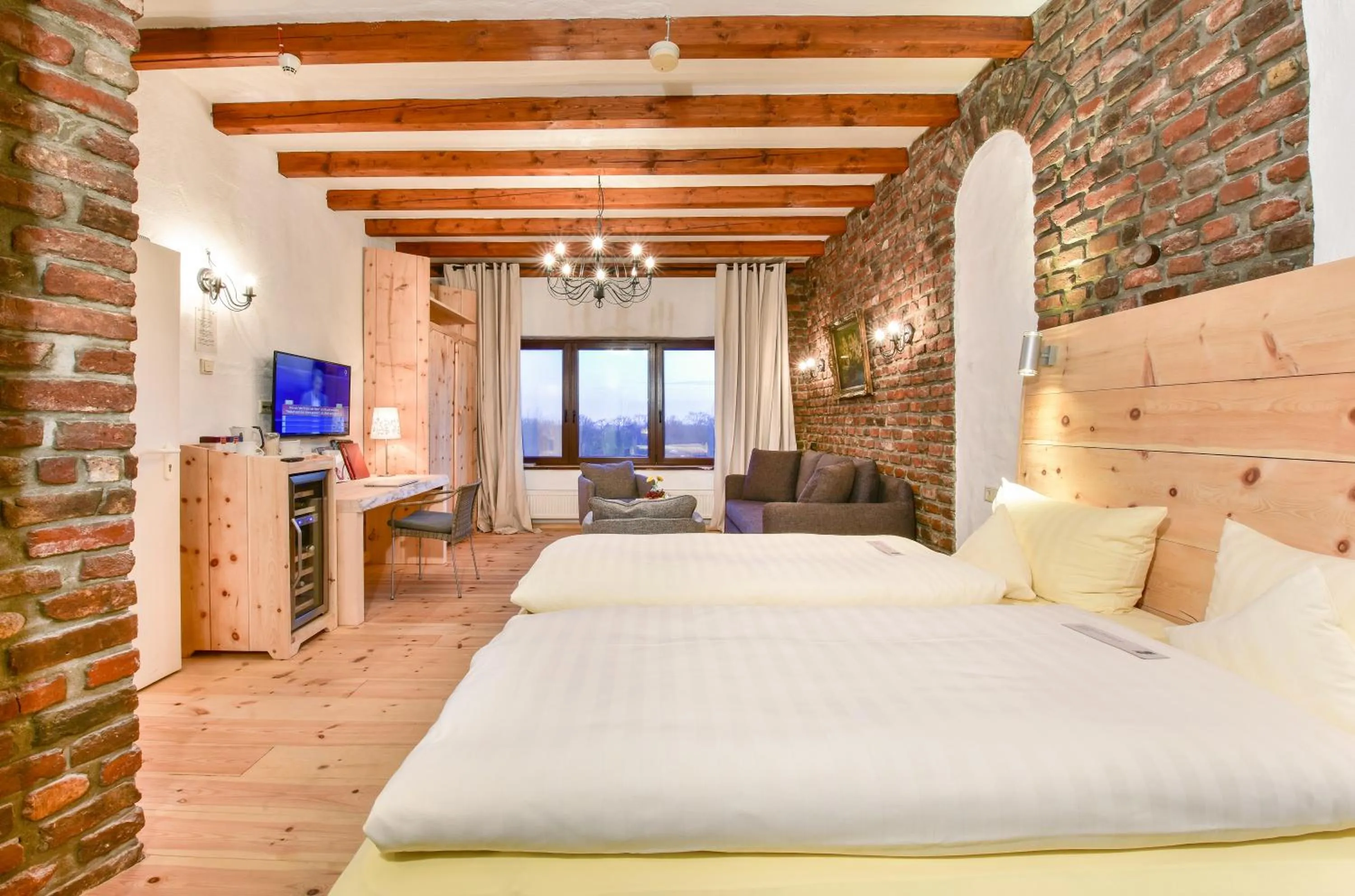 Photo of the whole room, Bed in Hotel Land Gut Höhne