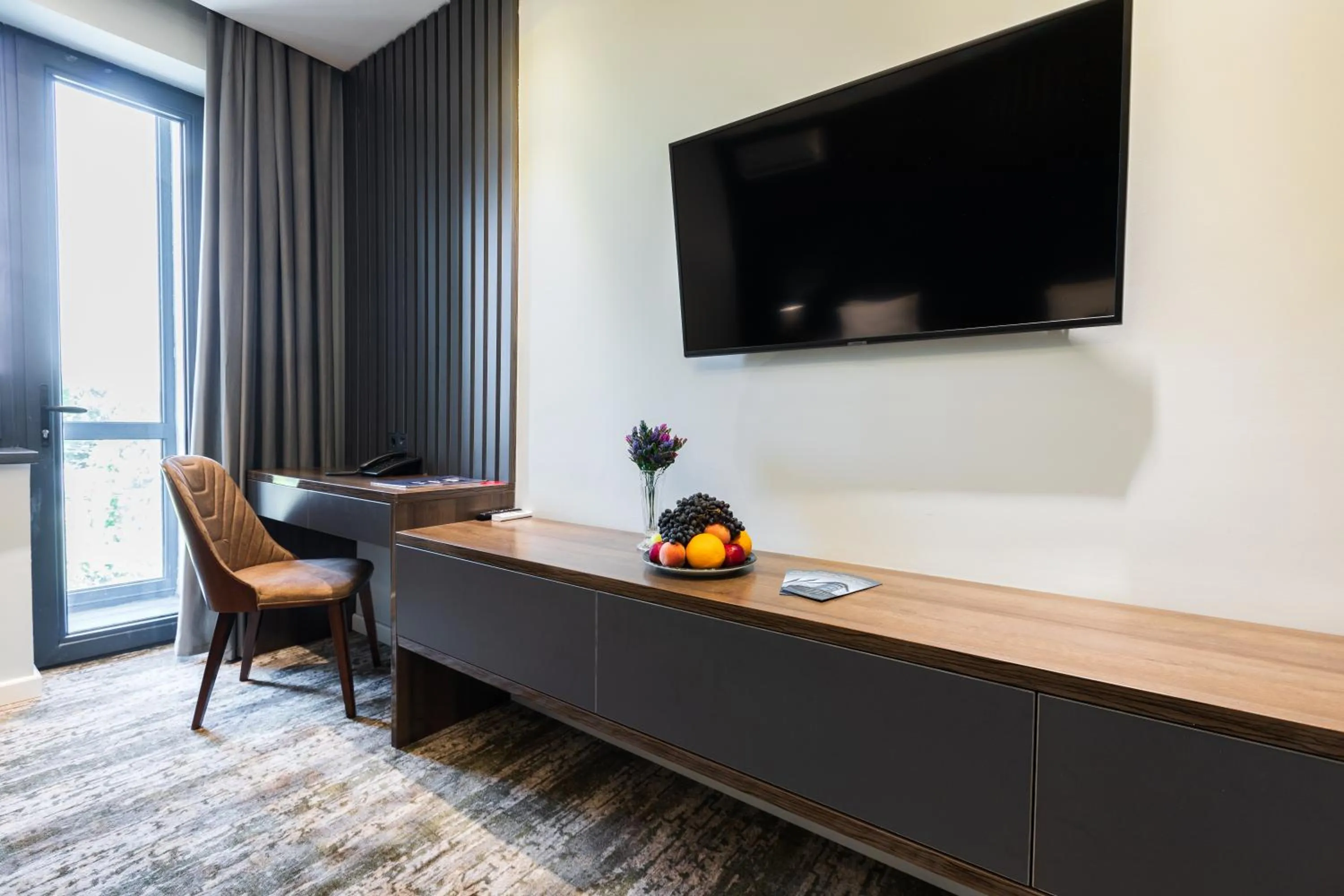 Communal lounge/ TV room in Roadside by Khorrot