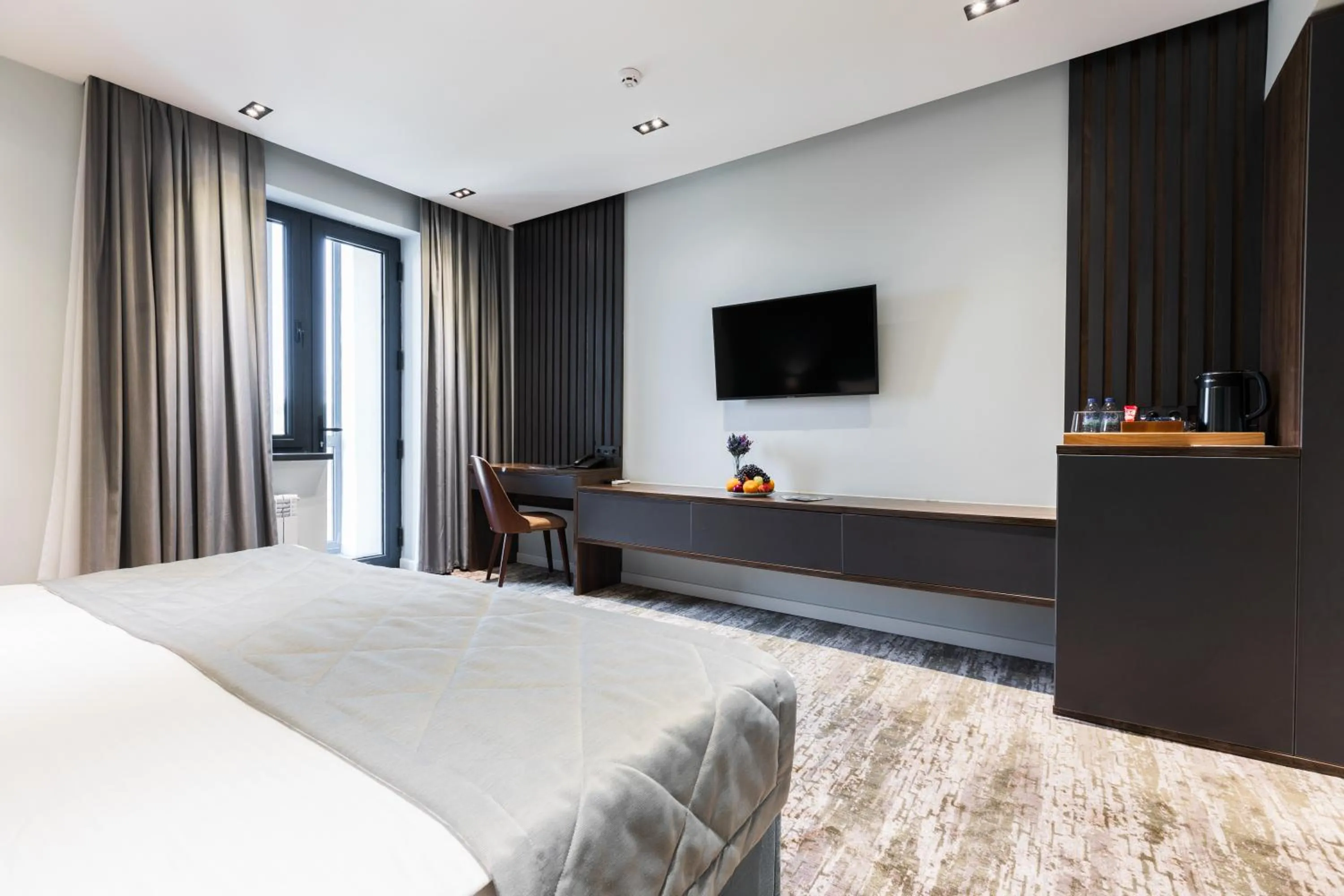 TV and multimedia, Bed in Roadside by Khorrot