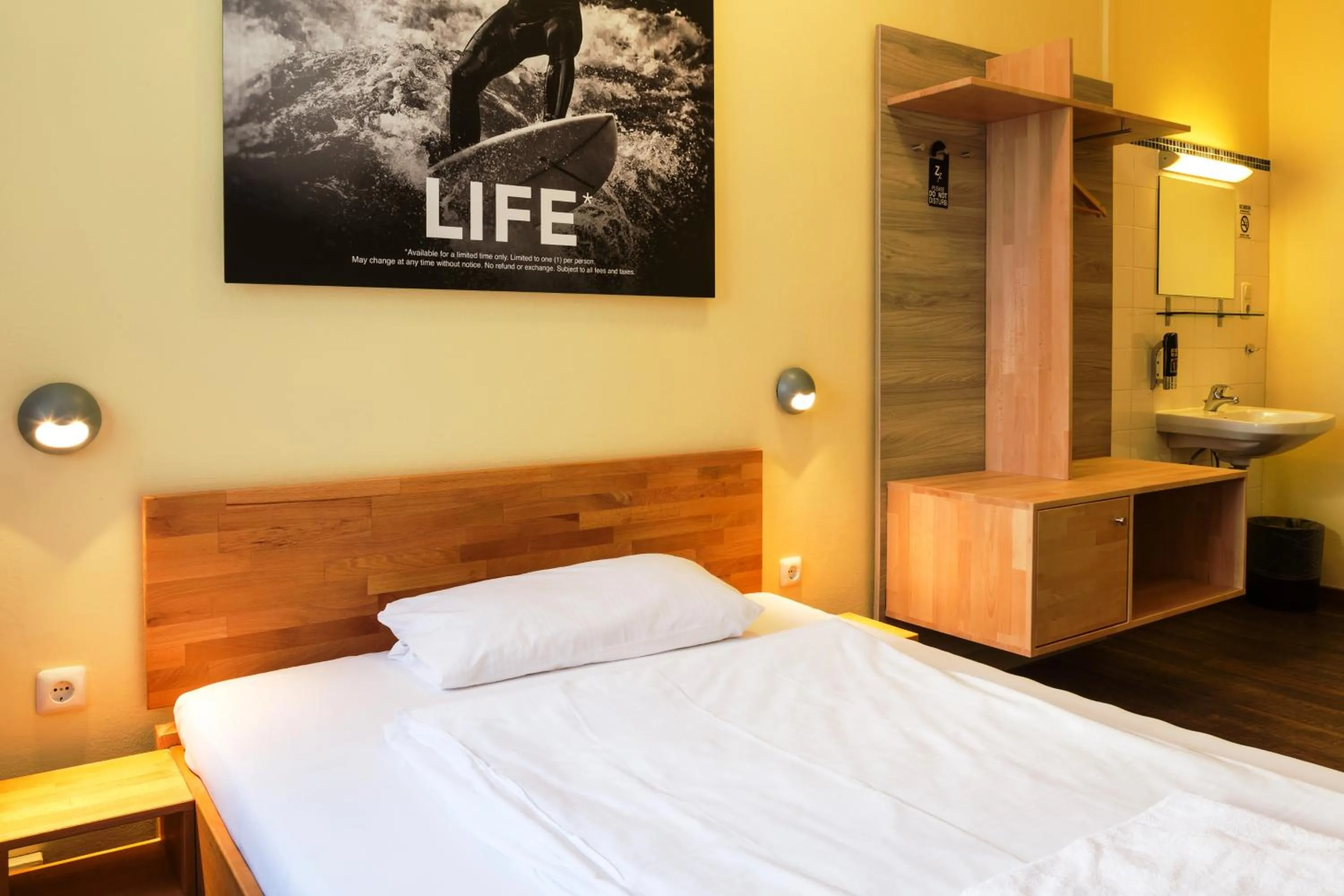 Bed in Euro Youth Hotel Munich