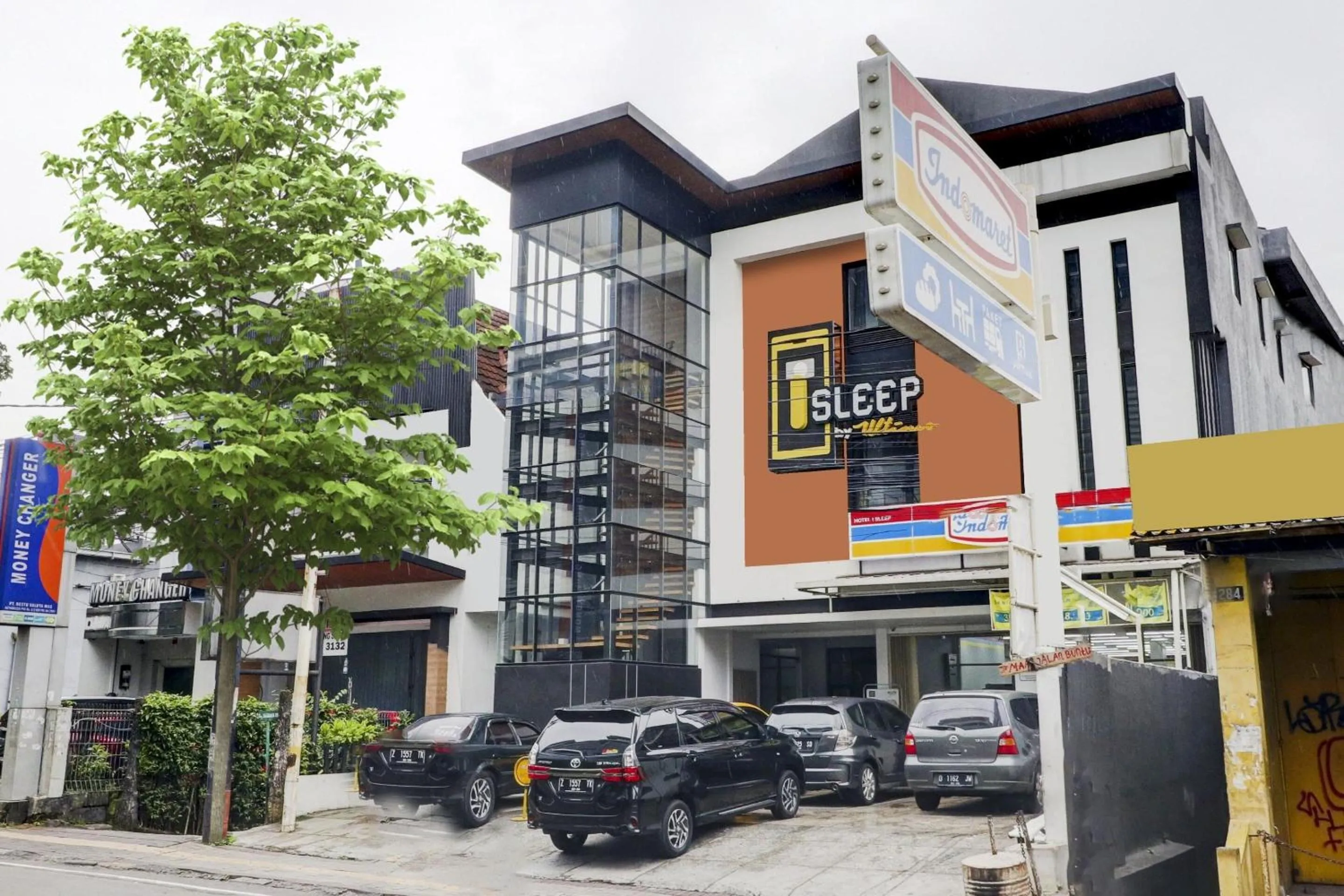 Facade/entrance in Collection O Cihampelas Near Ciwalk Formerly I Sleep Hotel