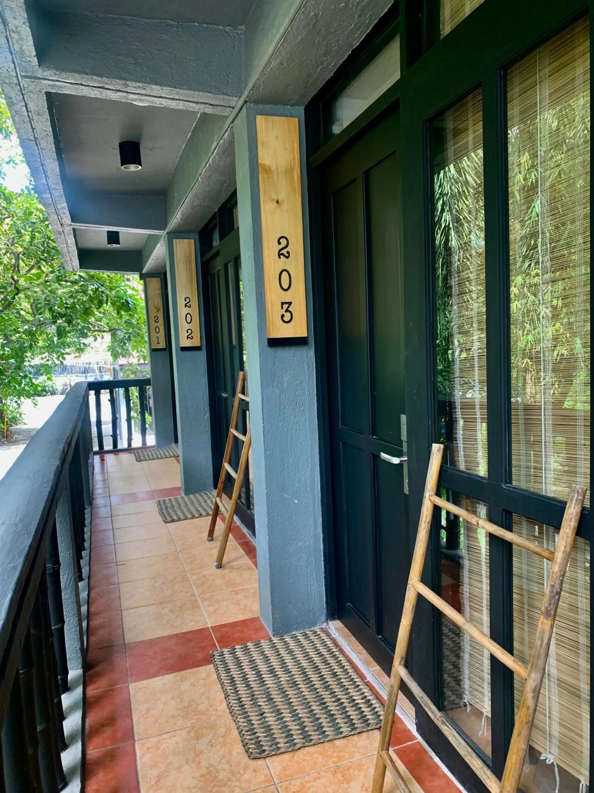 The Henry Resort Taramindu Laiya