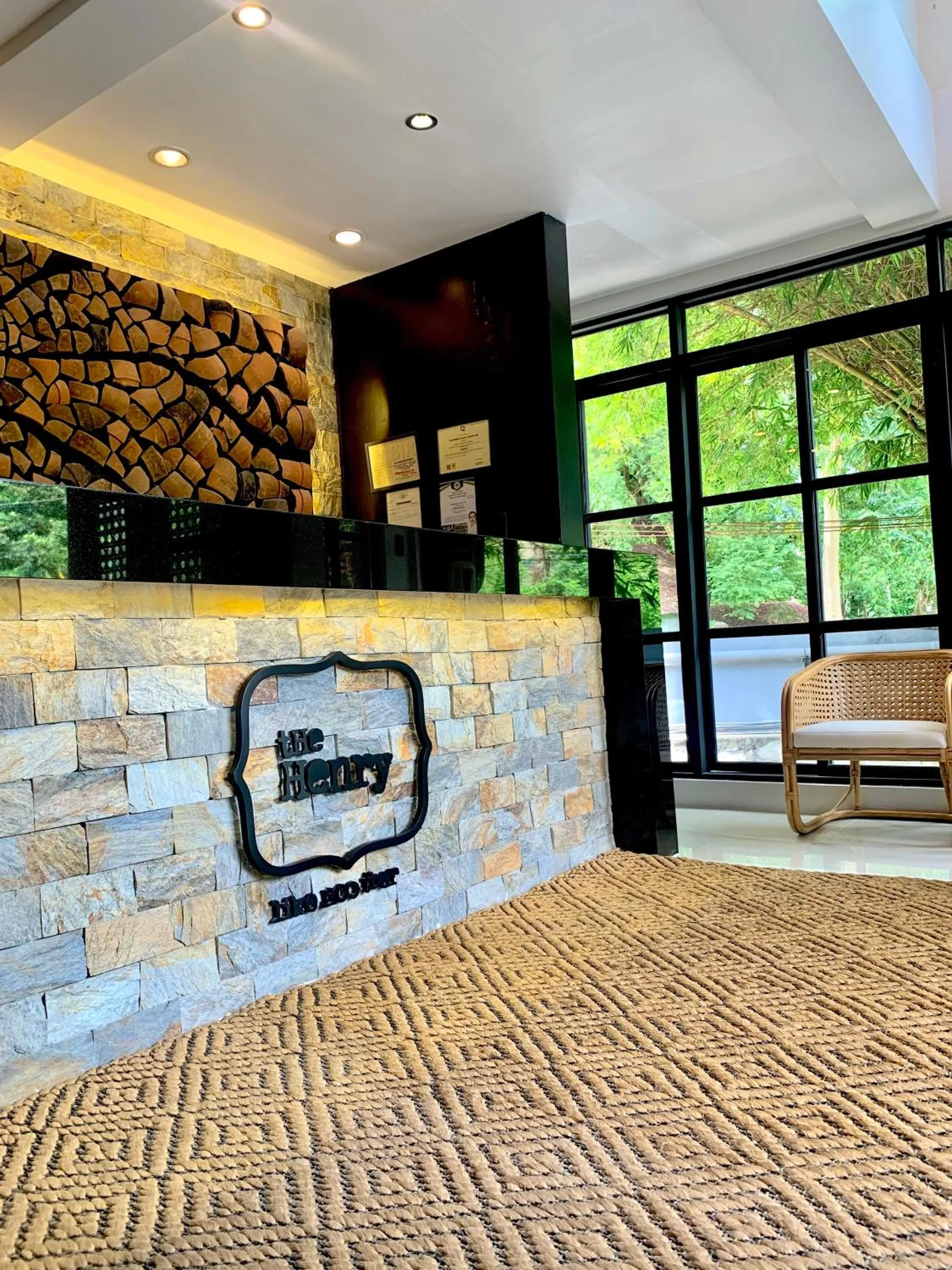 Lobby or reception in The Henry Resort Taramindu Laiya