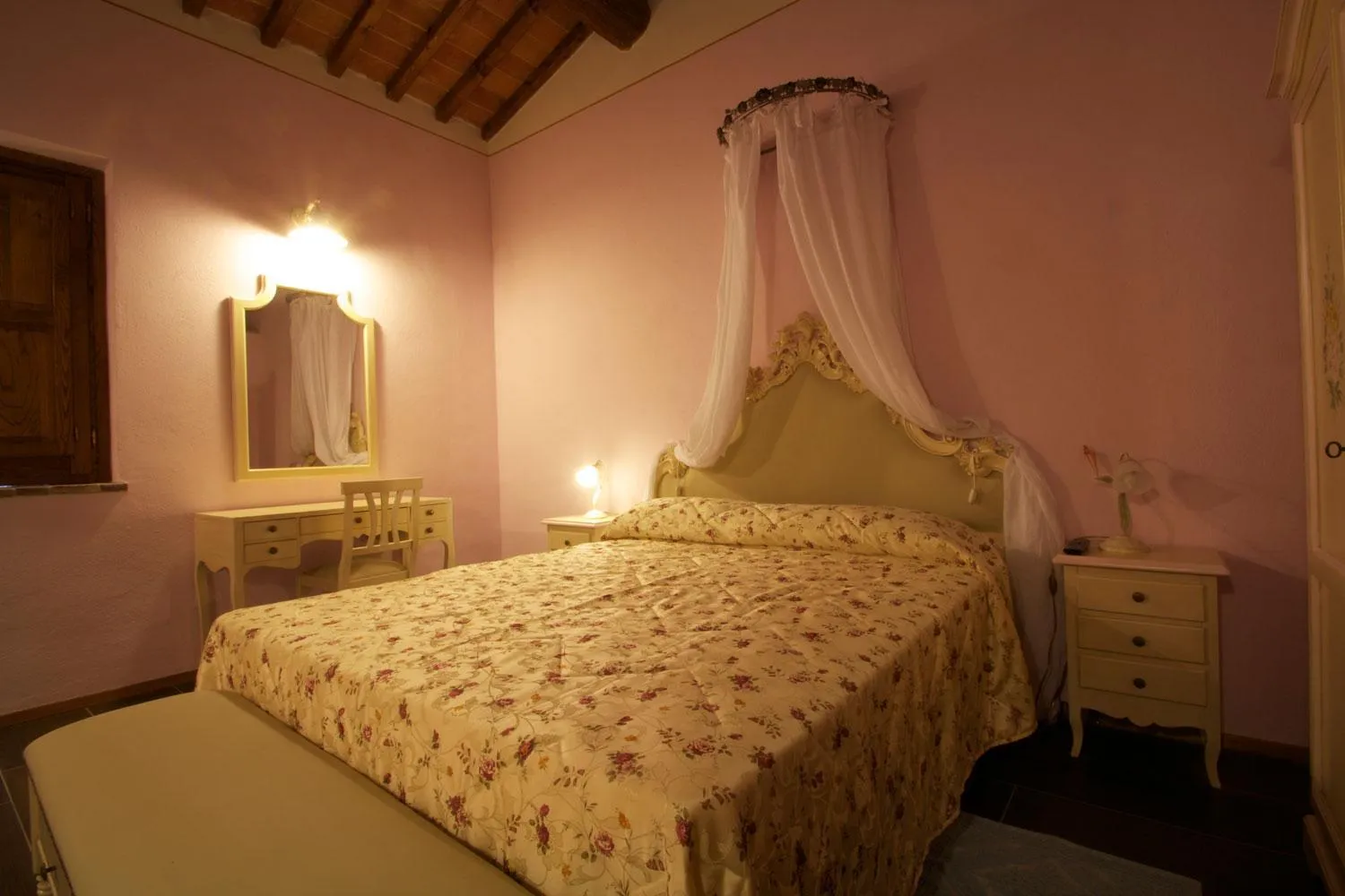 Bed in Relais La Leopolda