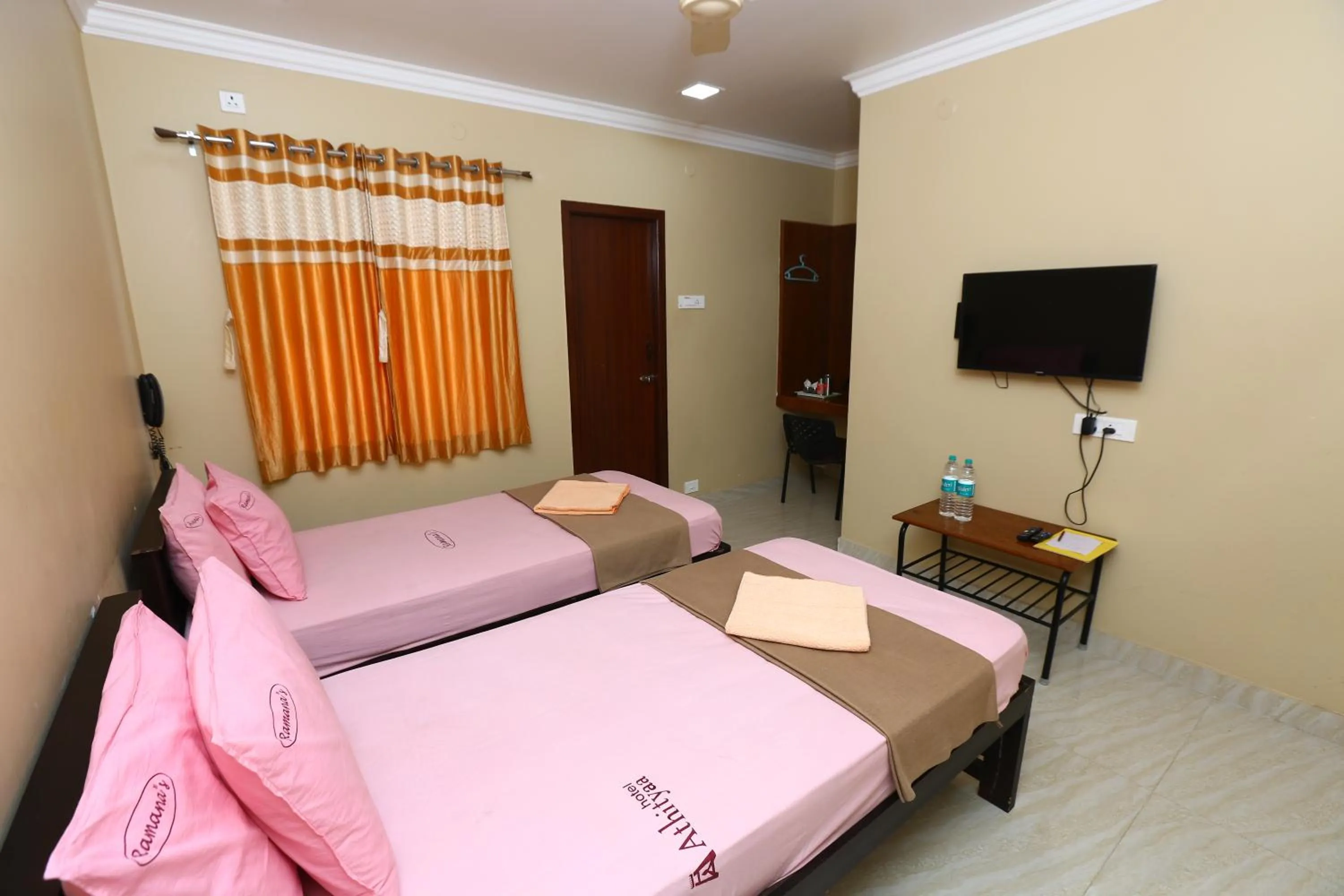 Bed in Ramana's Home Stay-Near Railway Station and Bus Stand