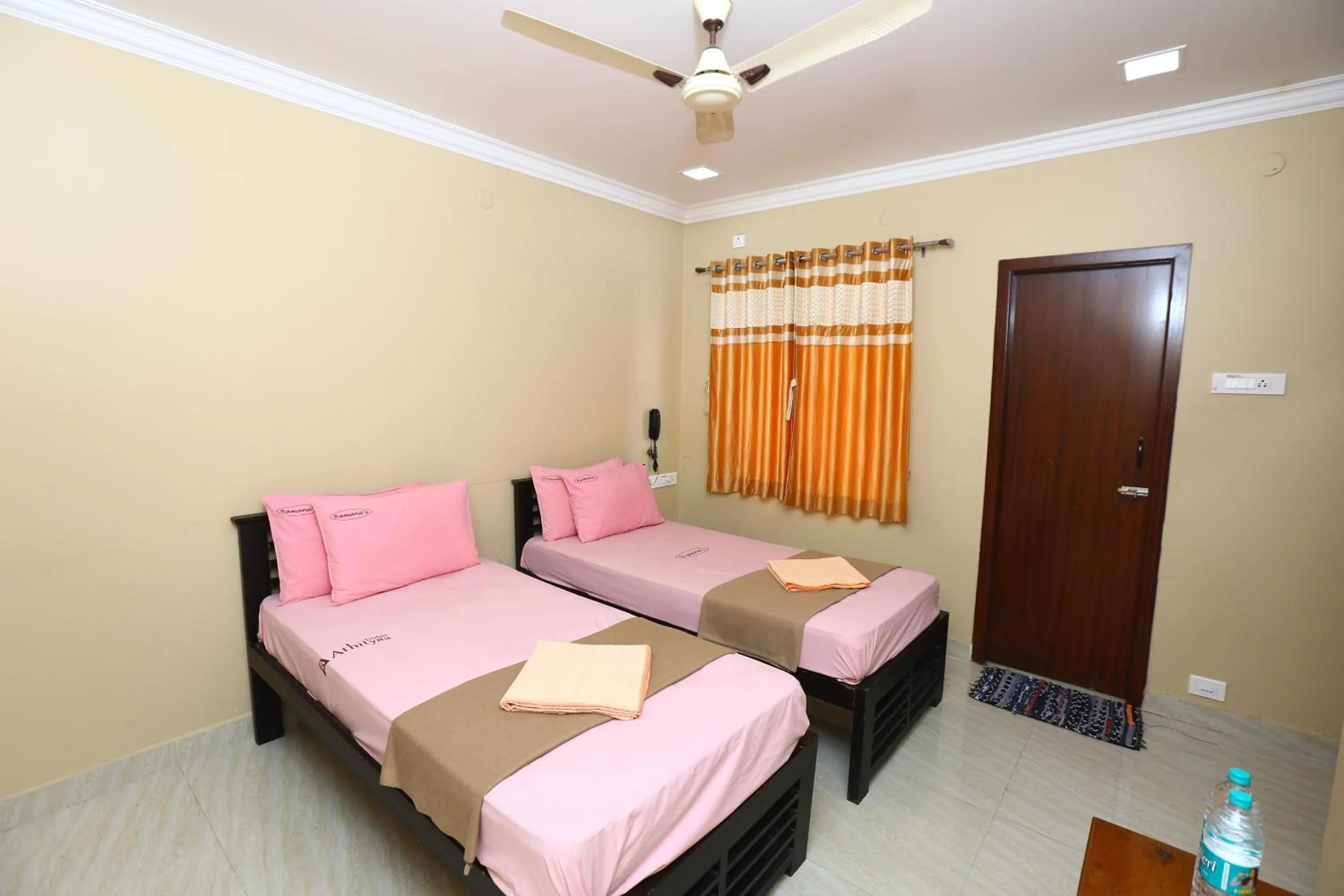 Bed in Ramana's Home Stay-Near Railway Station and Bus Stand