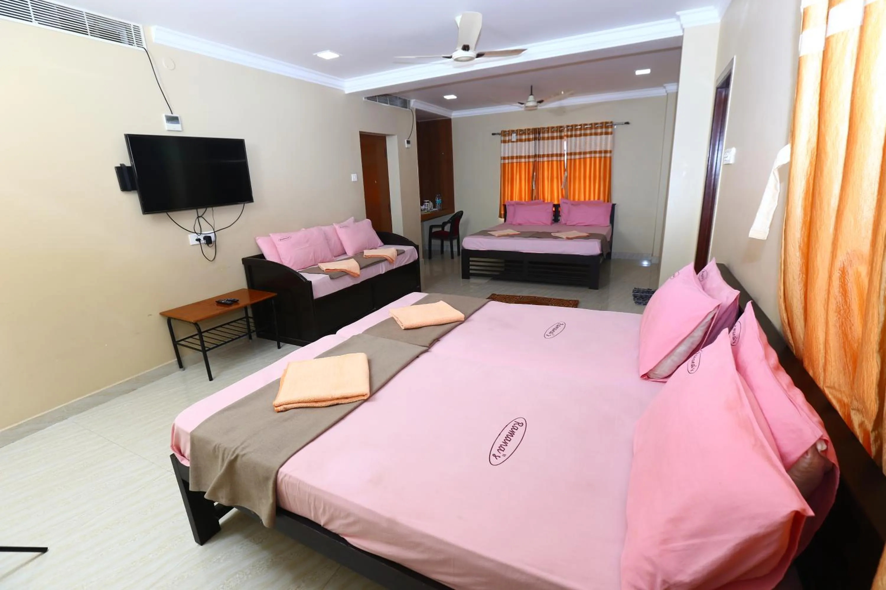 Bed in Ramana's Home Stay-Near Railway Station and Bus Stand