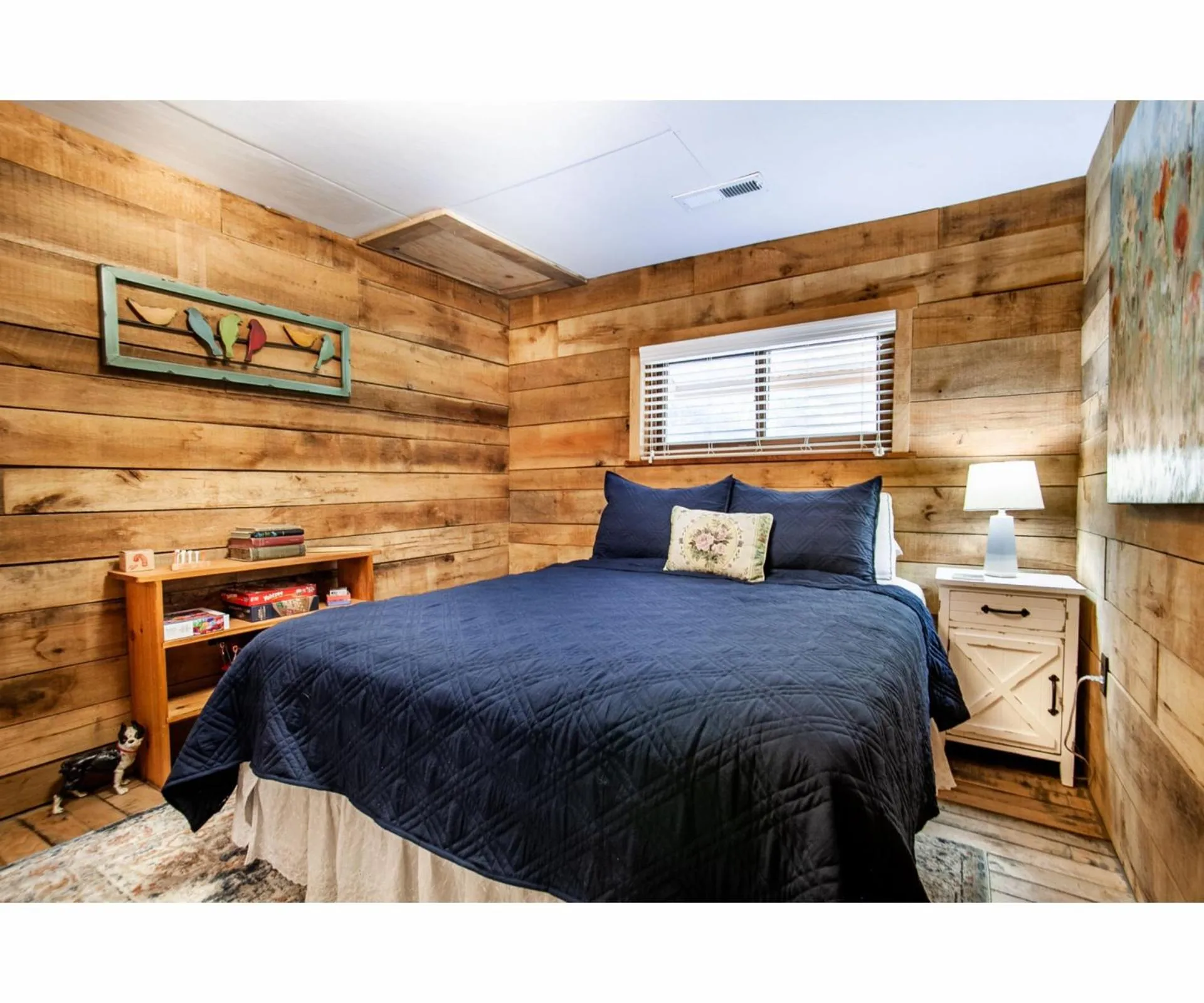 Bedroom, Bed in Beary Relaxing Cabin - Rustic with Outdoor Patio