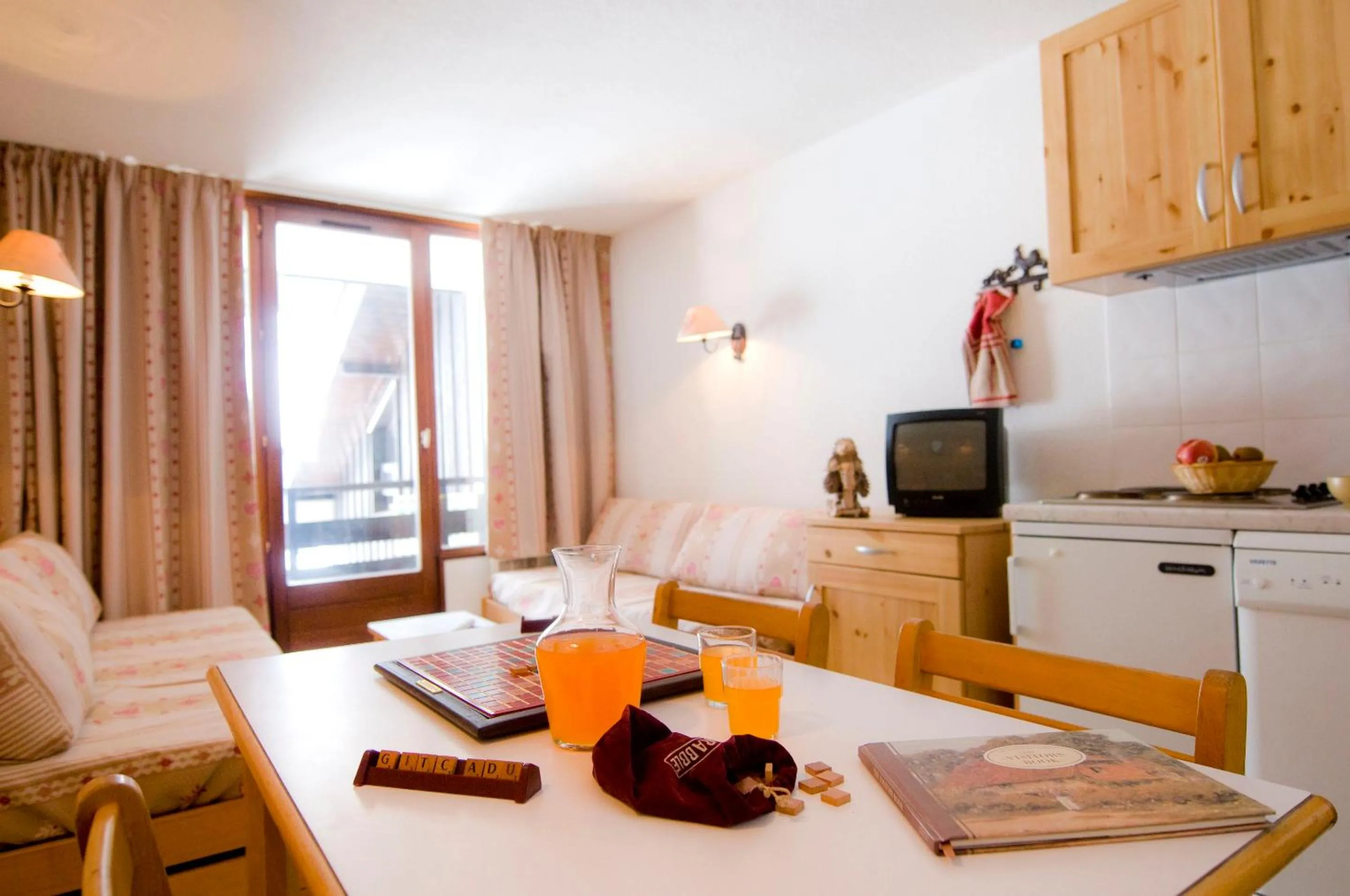 Living room in Vacancéole - Résidence Grand Morillon