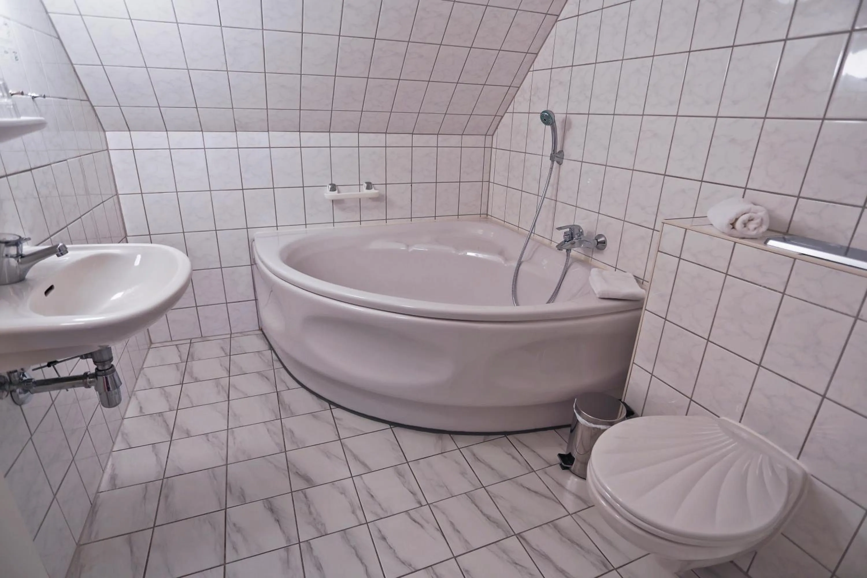 Bathroom in Parkhotel Wörlitz