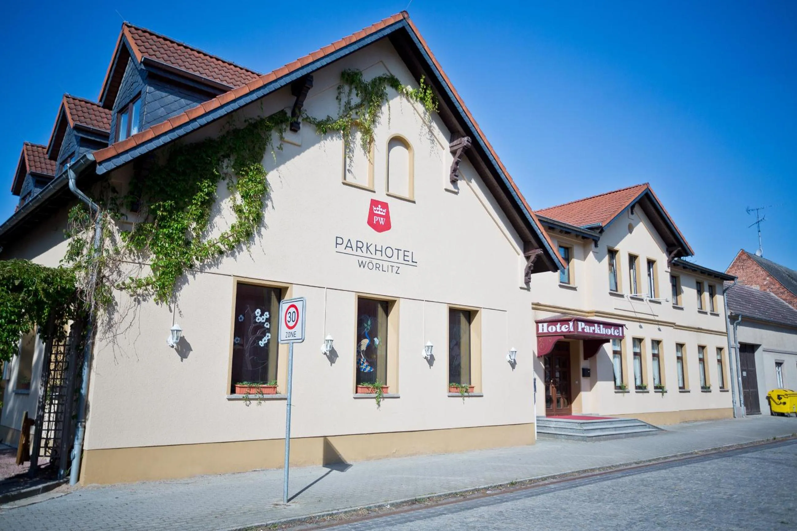 Facade/entrance in Parkhotel Wörlitz