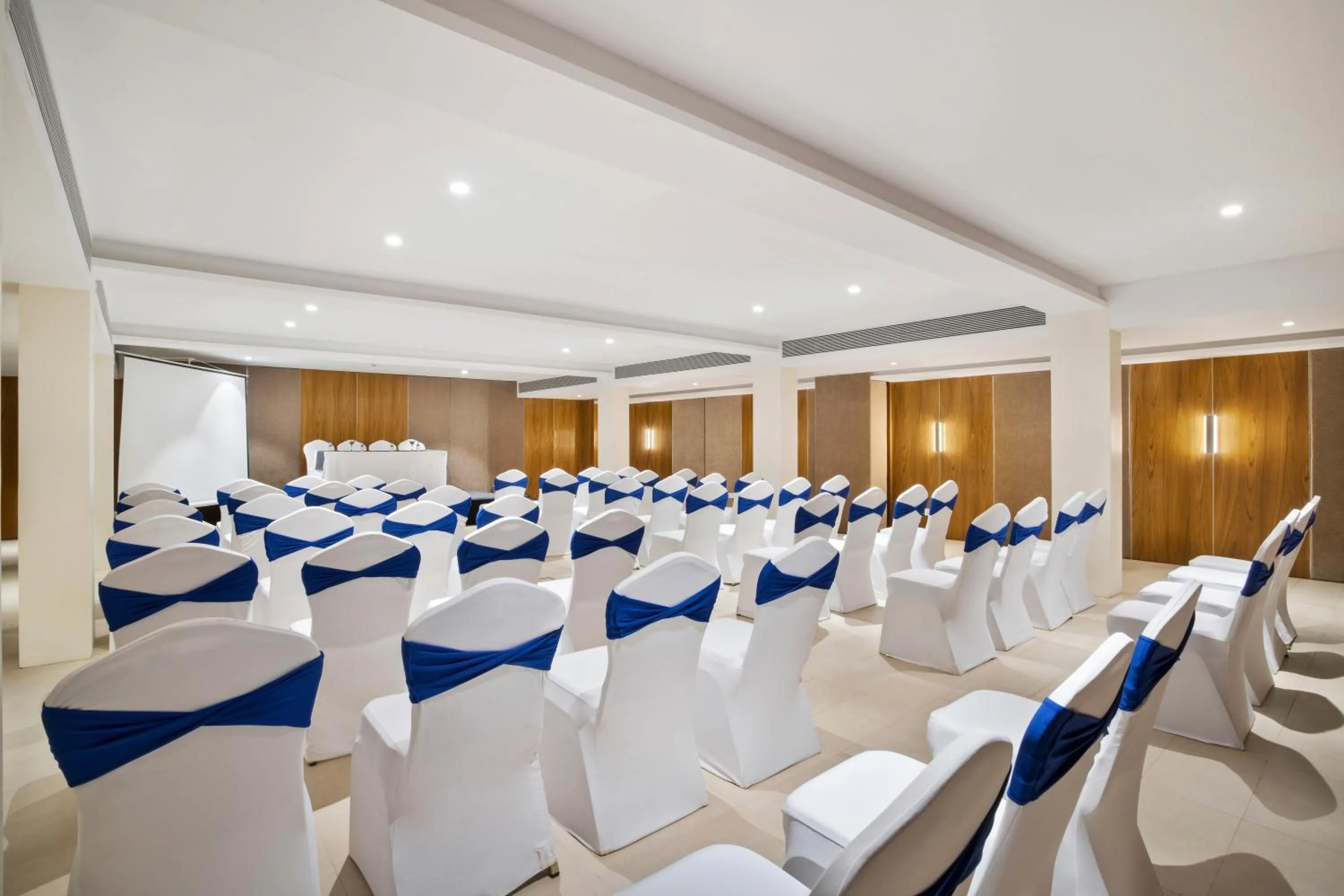 Banquet/Function facilities in De Mandarin Hotel Goa