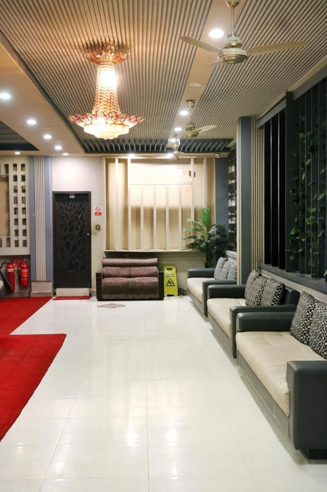 Lobby or reception in The Grand Mafi Hotel & Spa