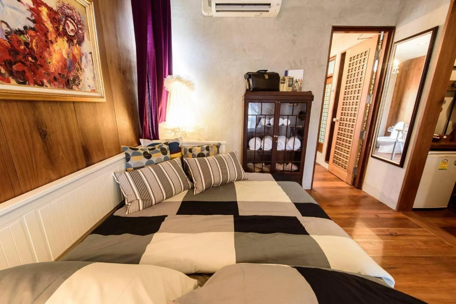 Living room in RoomQuest Rimrabeang at Amphawa