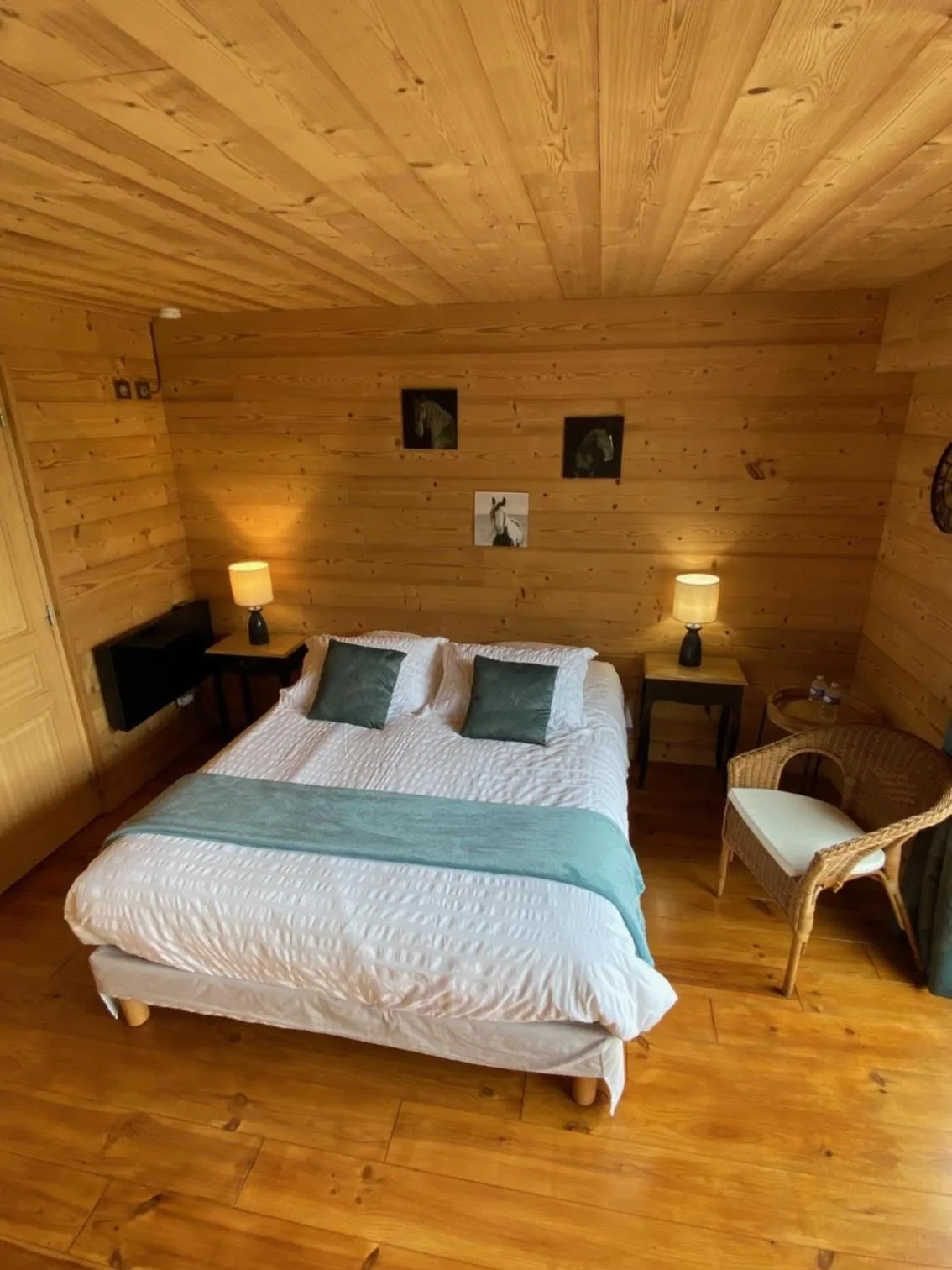 Bedroom, Bed in Auge Horizon