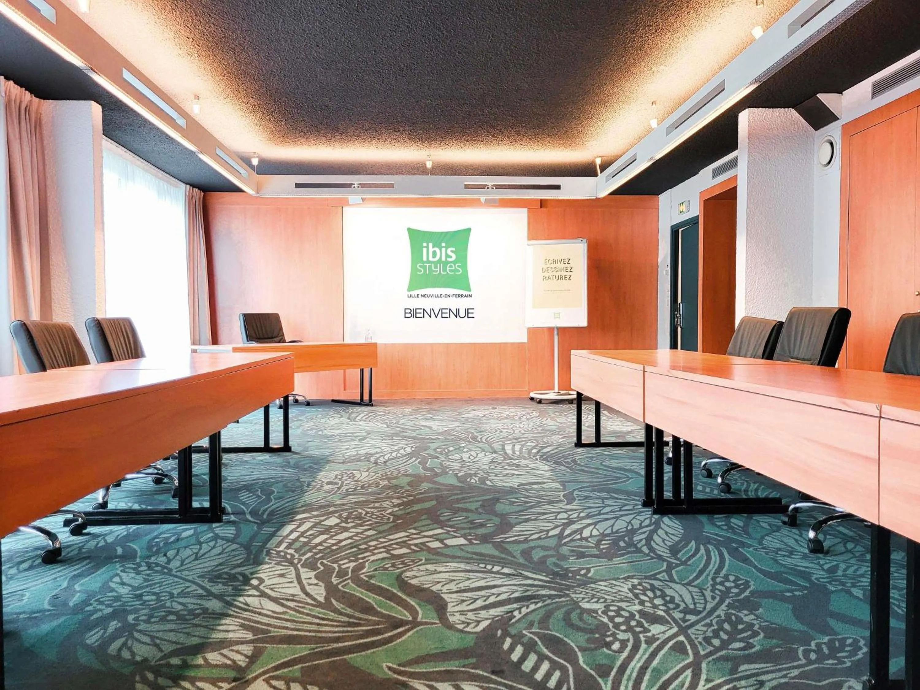 Meeting/conference room in ibis Styles Lille Neuville en Ferrain