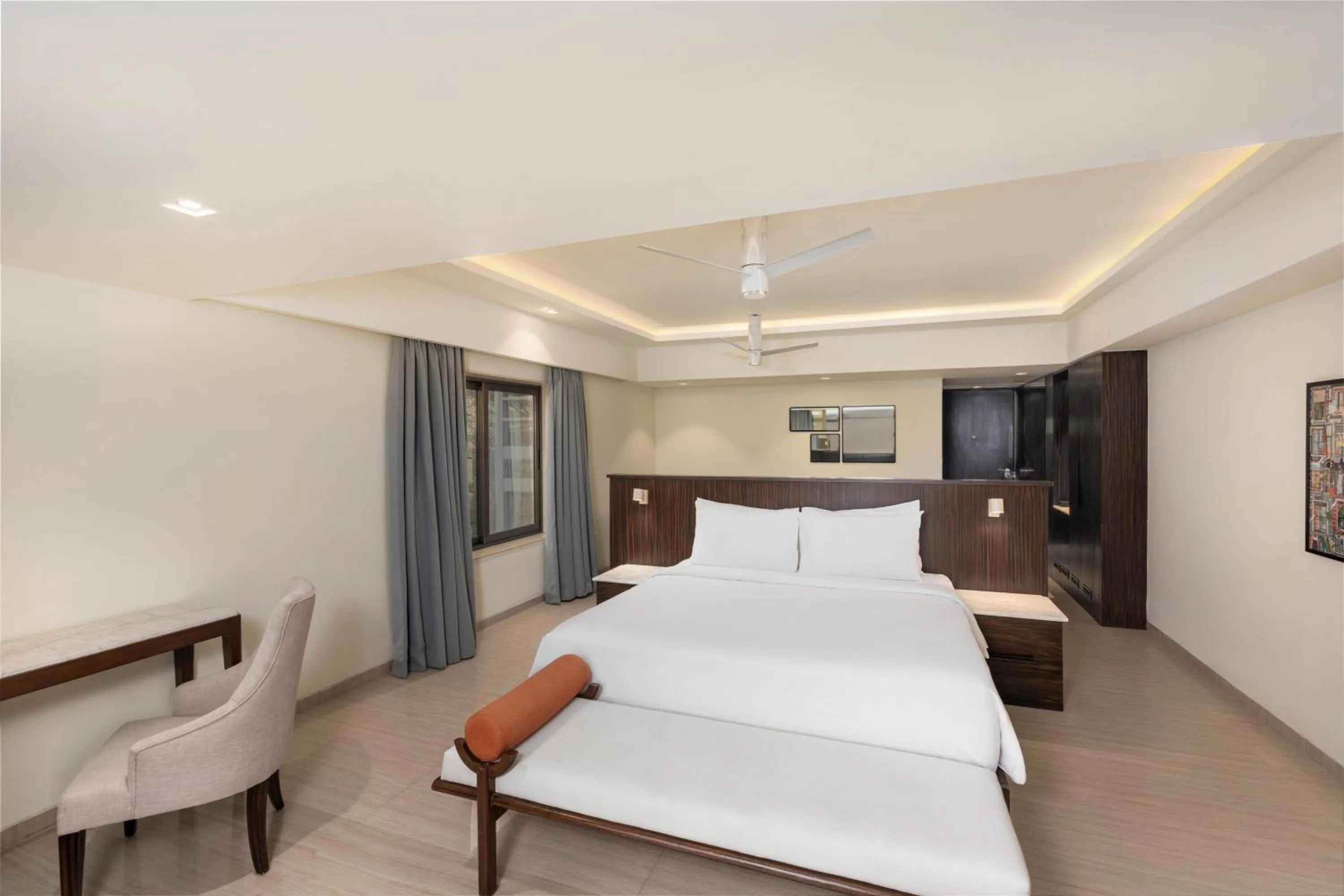 Photo of the whole room, Bed in Radisson Resort Goa Baga