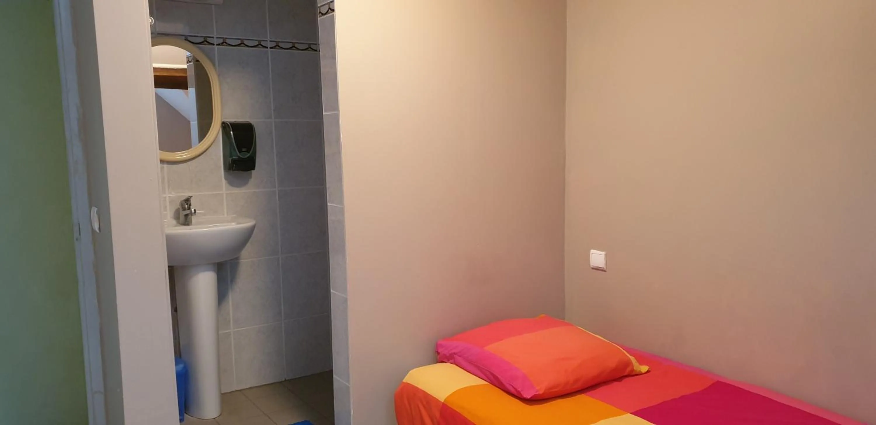 Bathroom, Bed in Presqu'île de Chooz