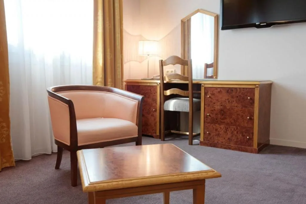 Seating area in Le Manoir