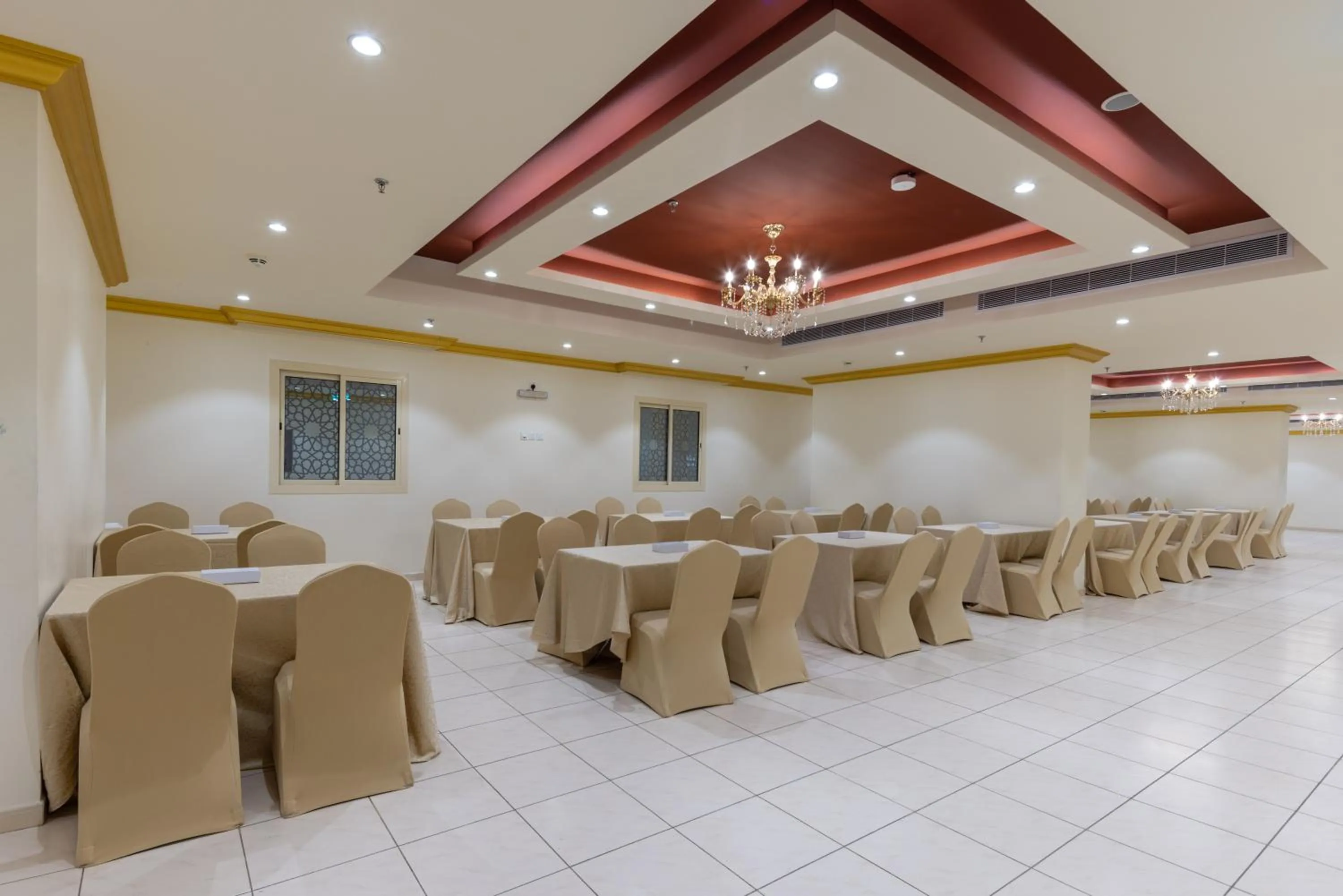 Restaurant/places to eat in فندق سنود الدانة Snood Al Dana Hotel