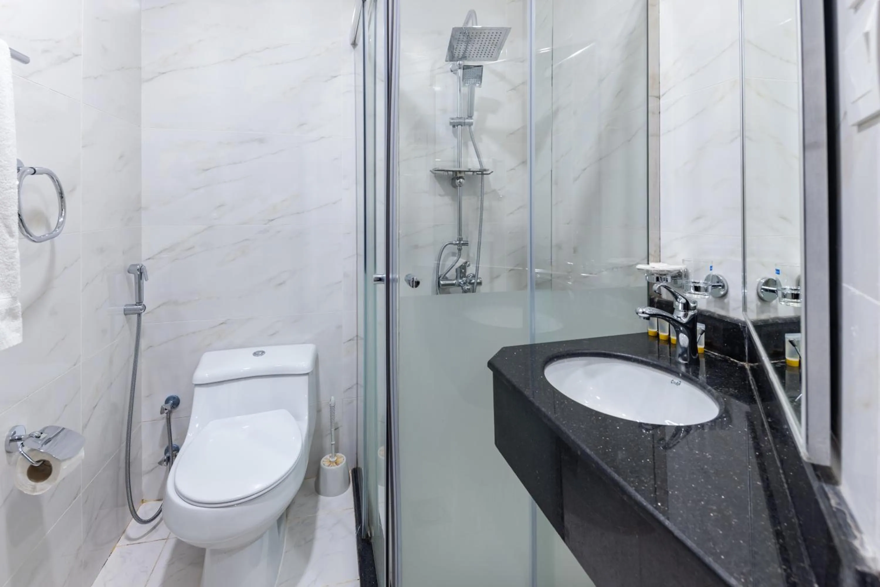 Shower in فندق سنود الدانة Snood Al Dana Hotel