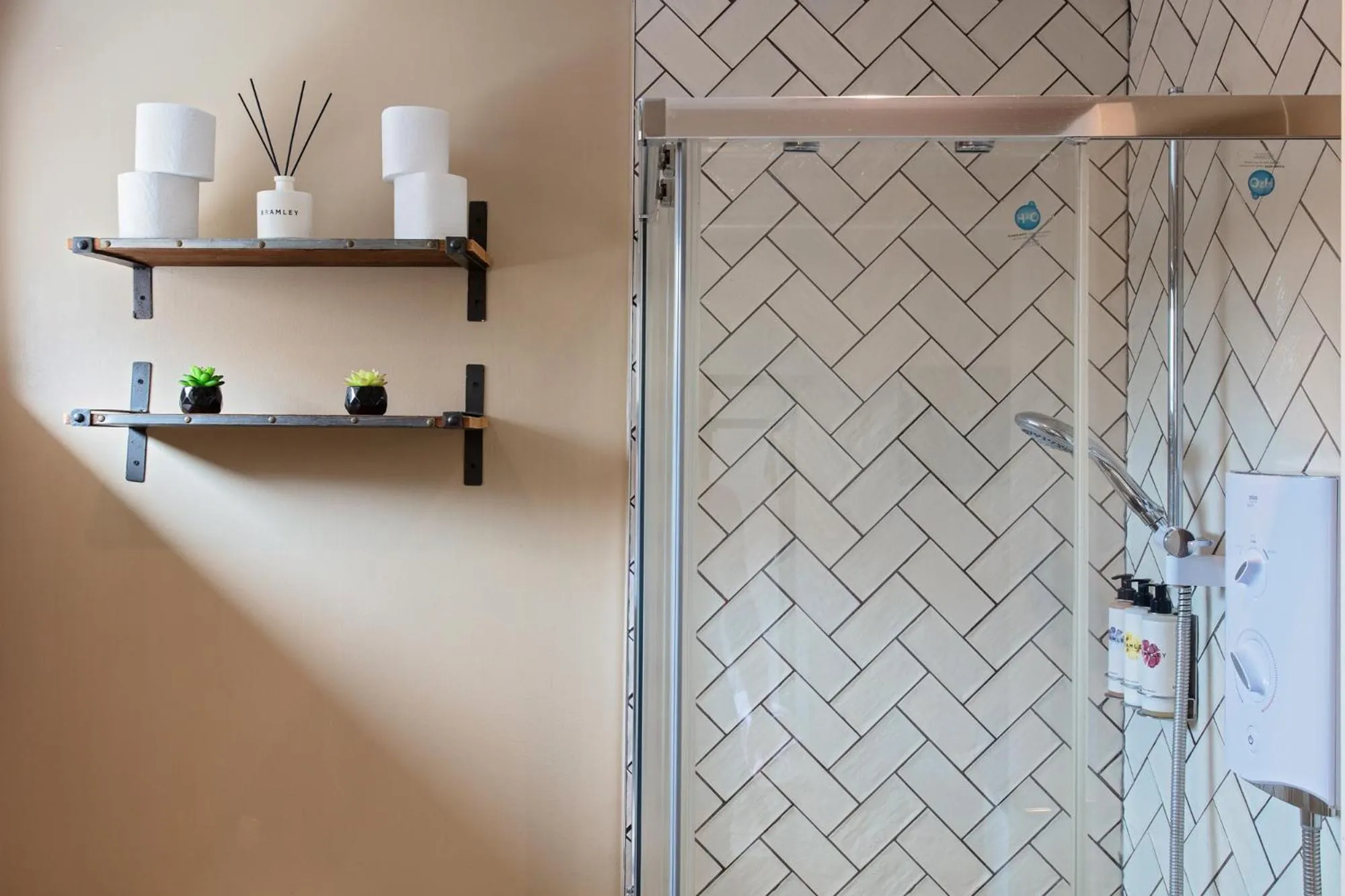 Bathroom in The Three Swallows Cley
