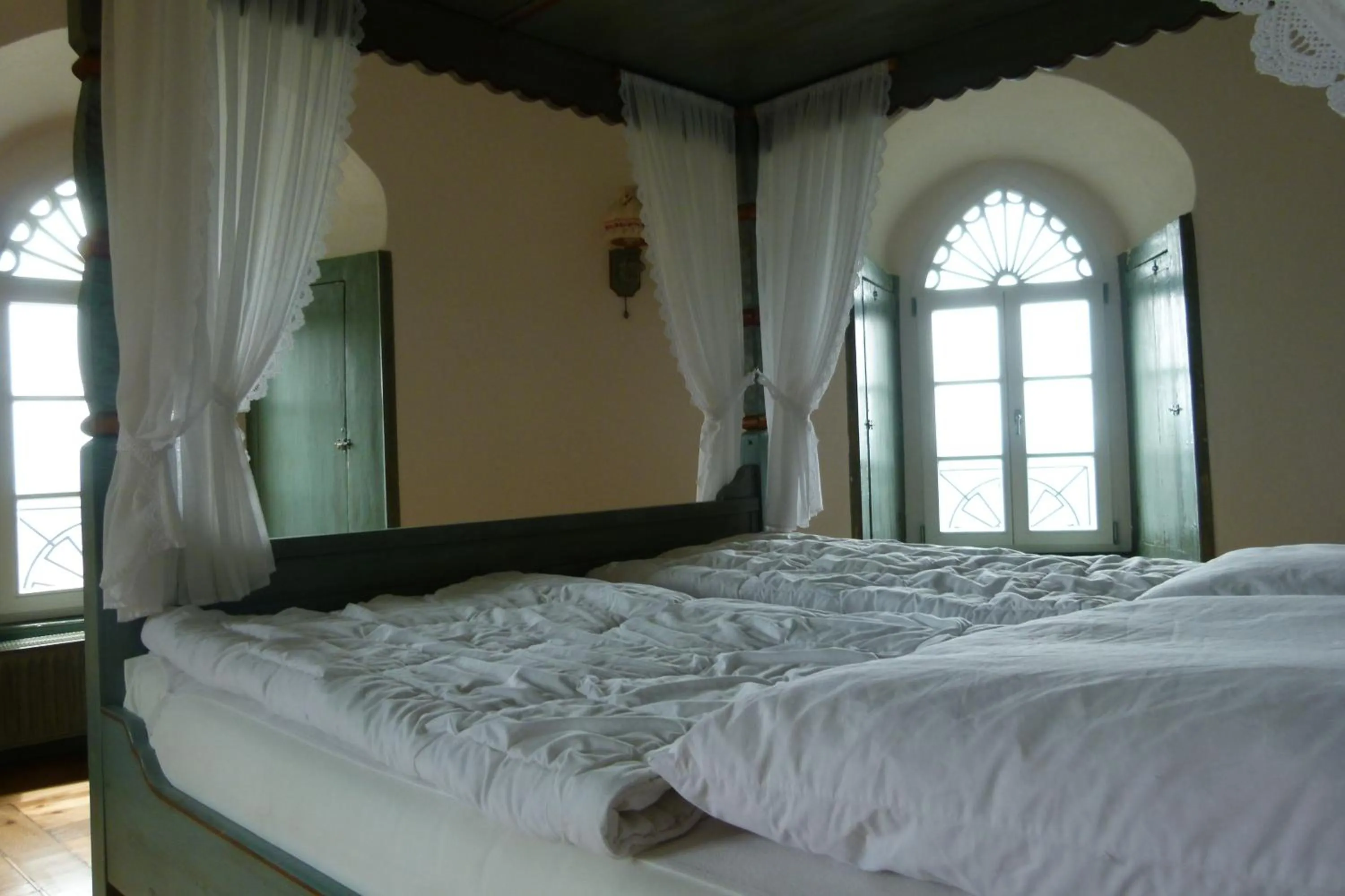 Bedroom, Bed in Burg Bodenstein