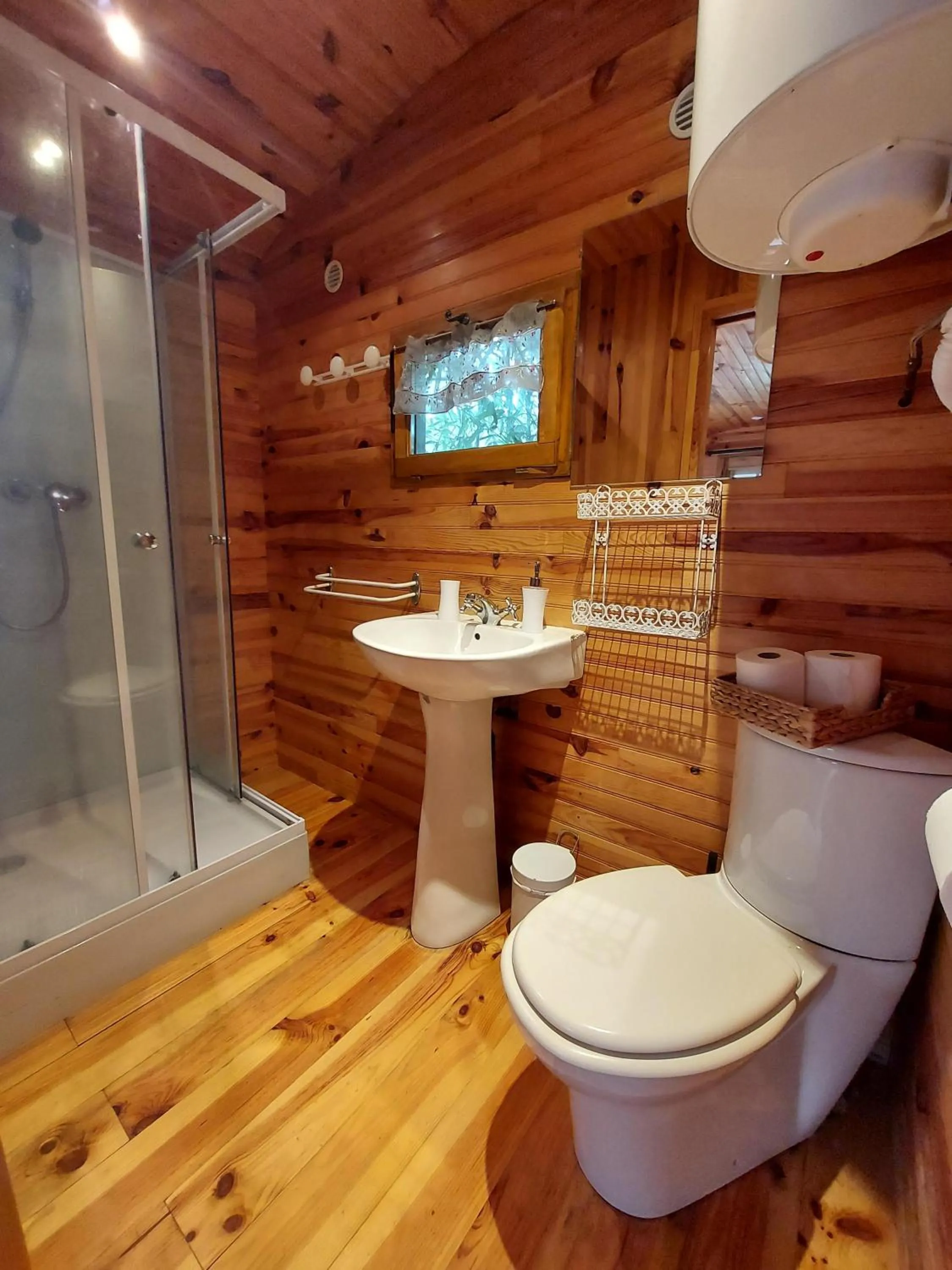 Bedroom in Les Copains à Bord