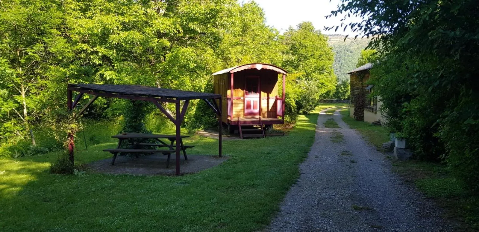 Property building in Les Copains à Bord