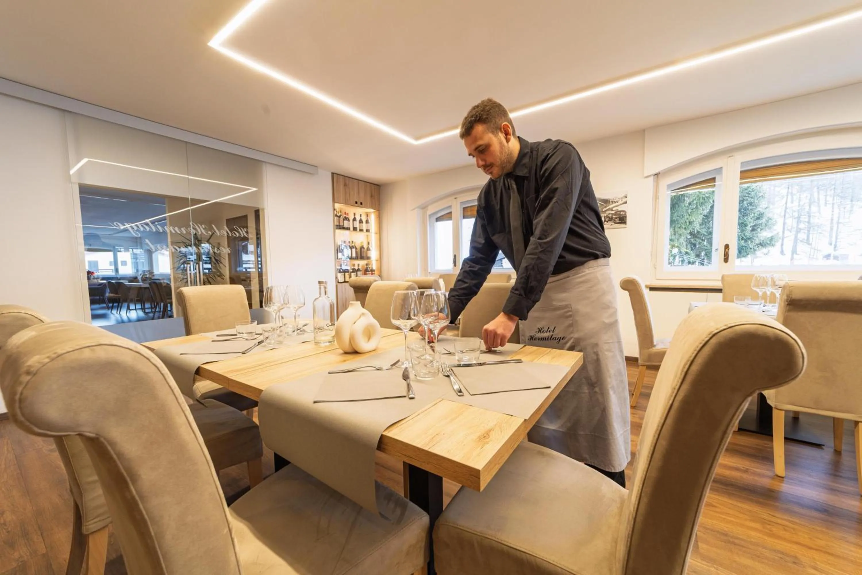 Restaurant/places to eat in Hotel Hermitage