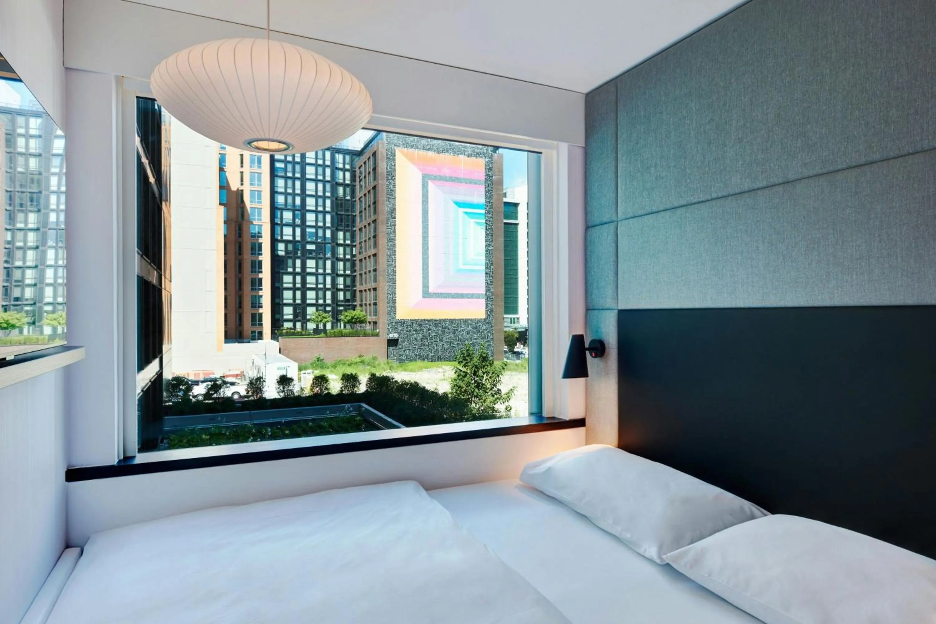 Bedroom, Bed in citizenM Washington DC NoMa