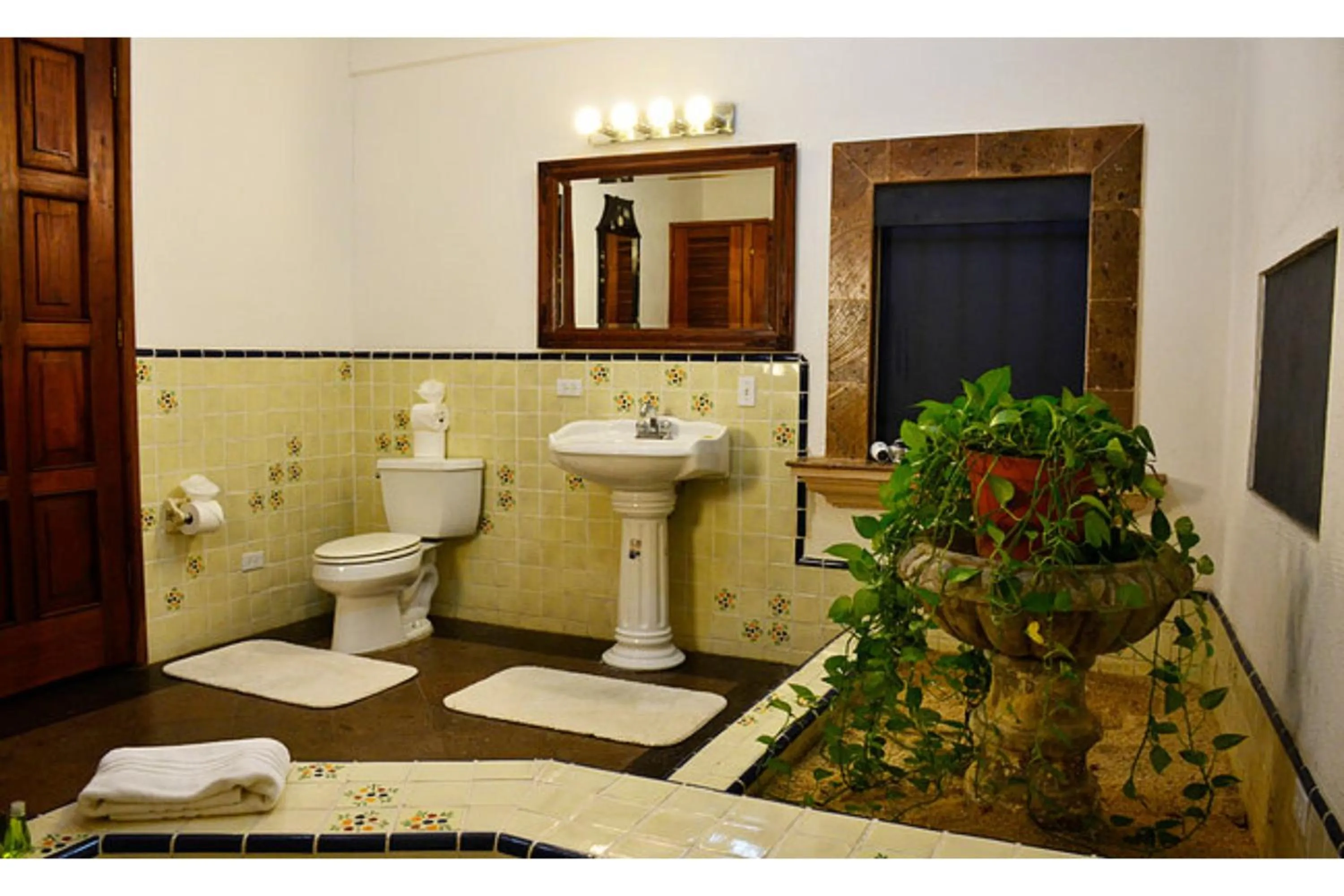 Bathroom in Collection O Casa Bella Hotel Boutique, Cabo San Lucas