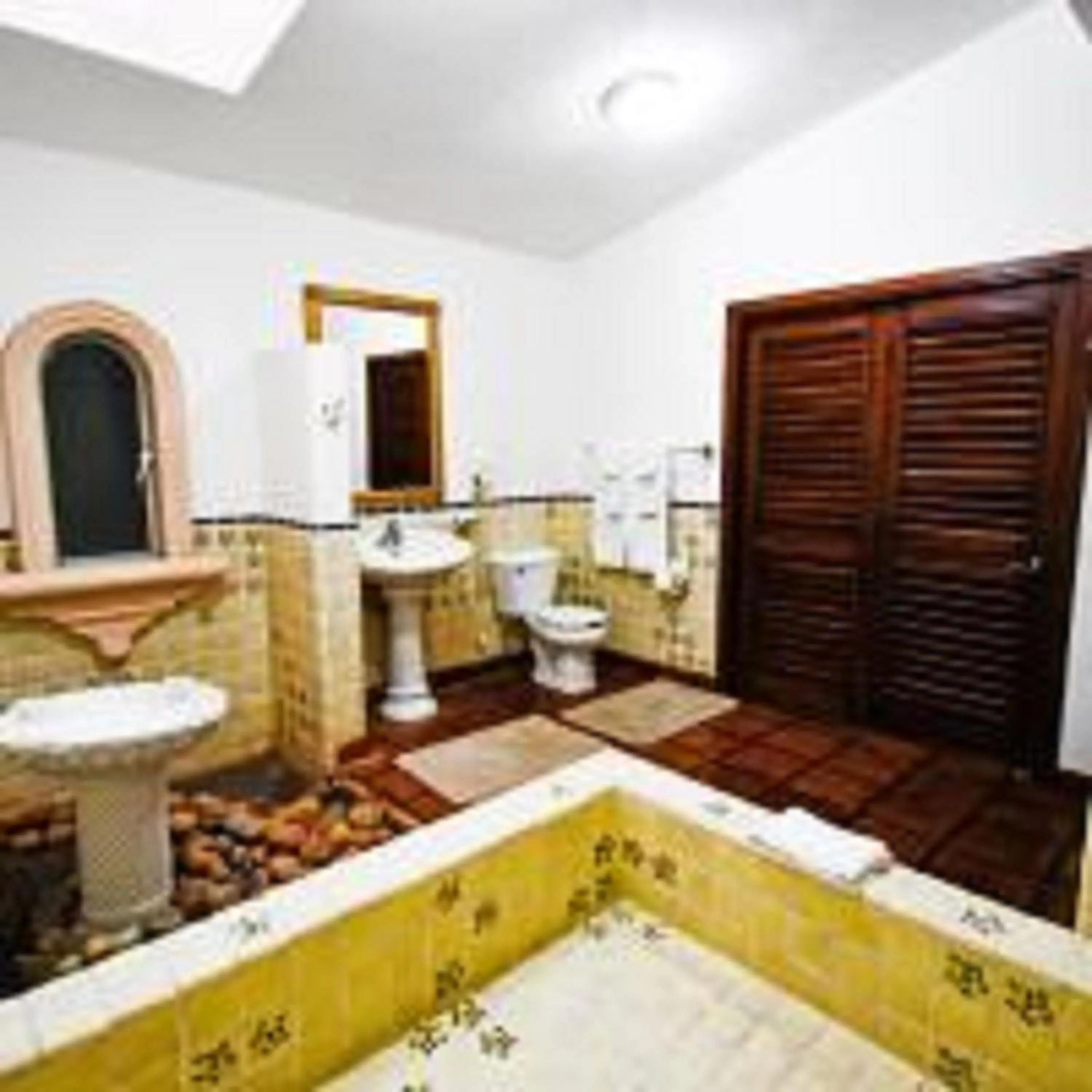 Bathroom in Collection O Casa Bella Hotel Boutique, Cabo San Lucas