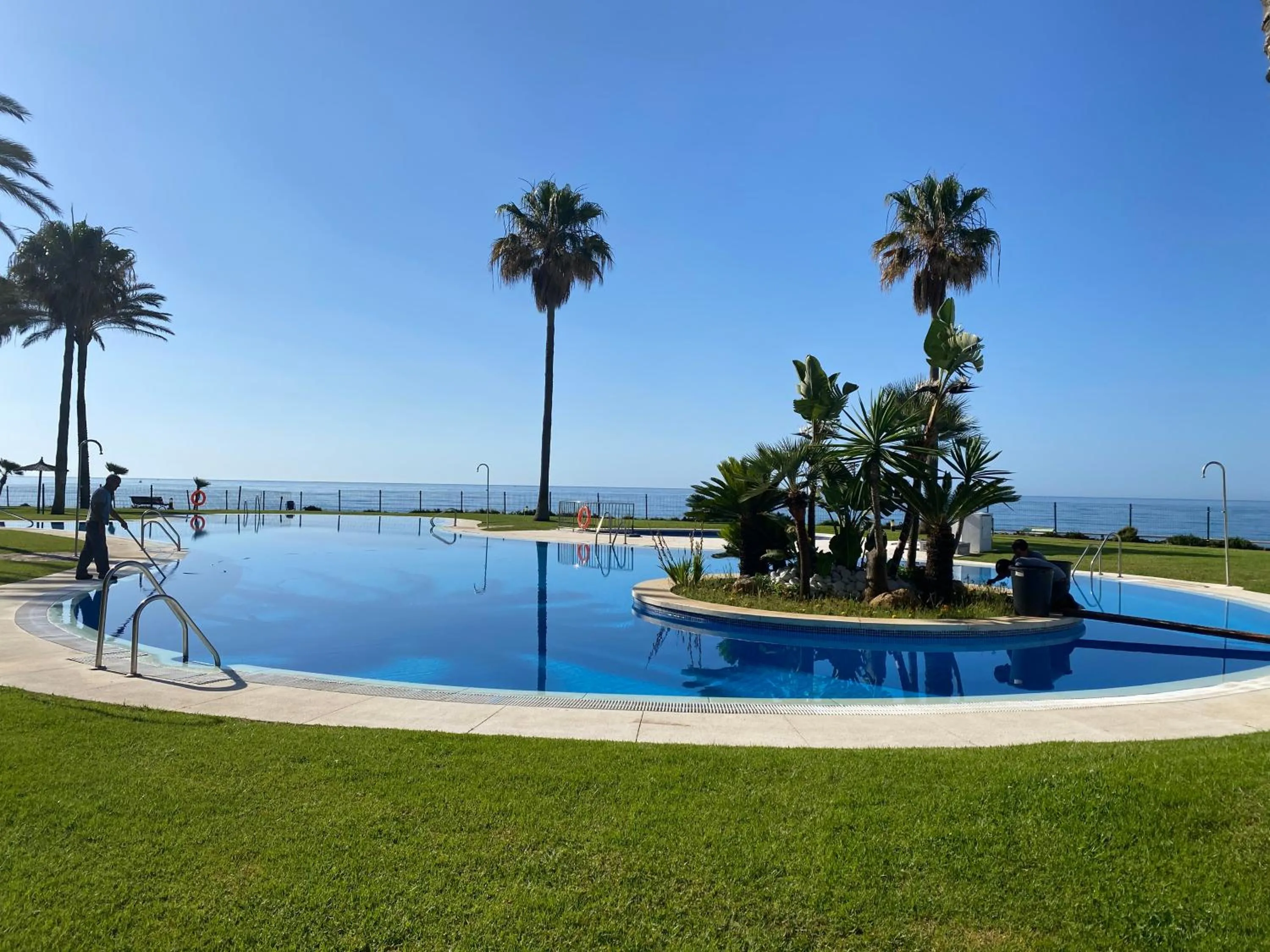 Swimming pool in Mi Capricho Luxury Apartment Bajo, P03