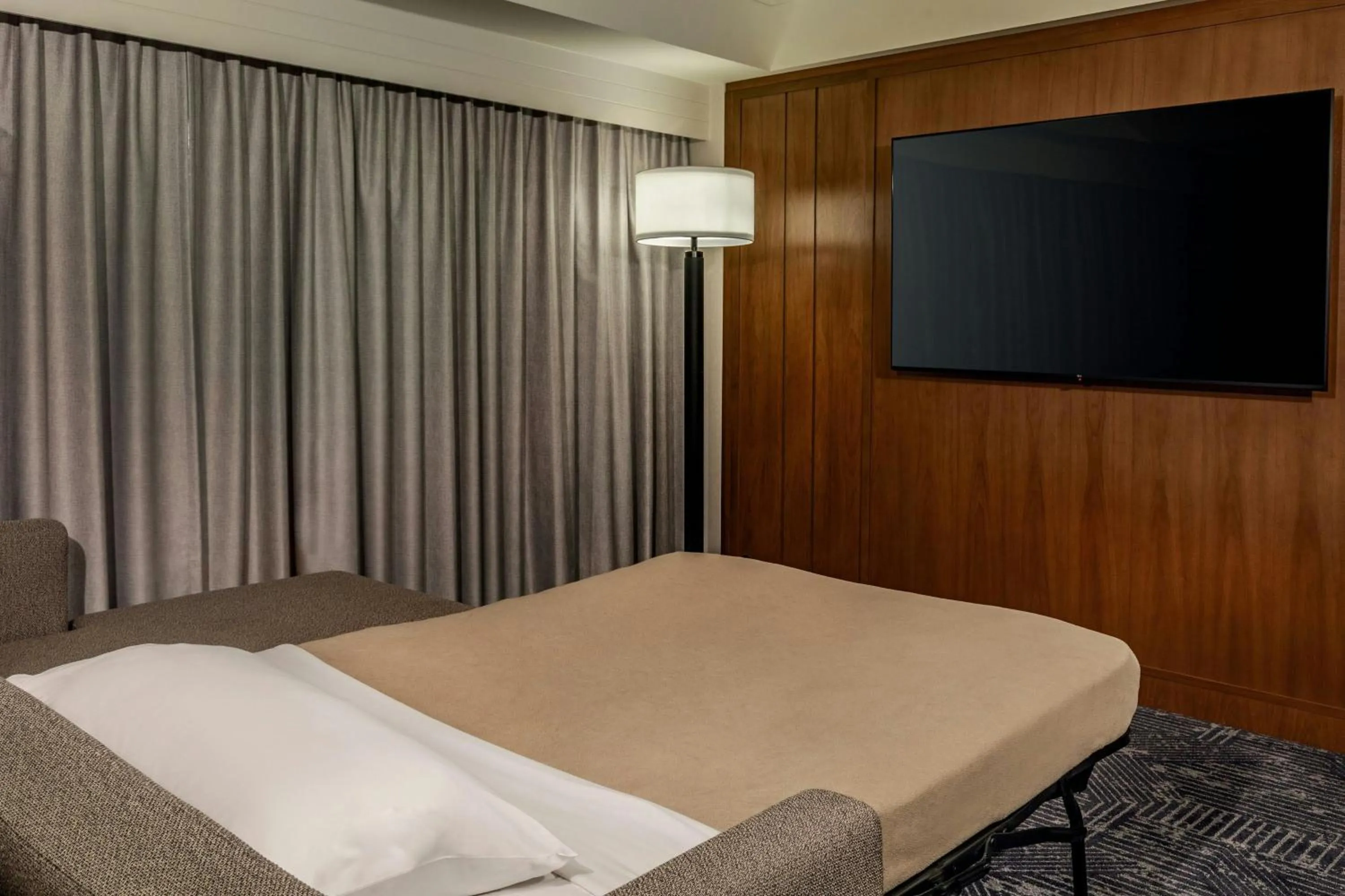 Photo of the whole room, Bed in Renaissance Boston Seaport District