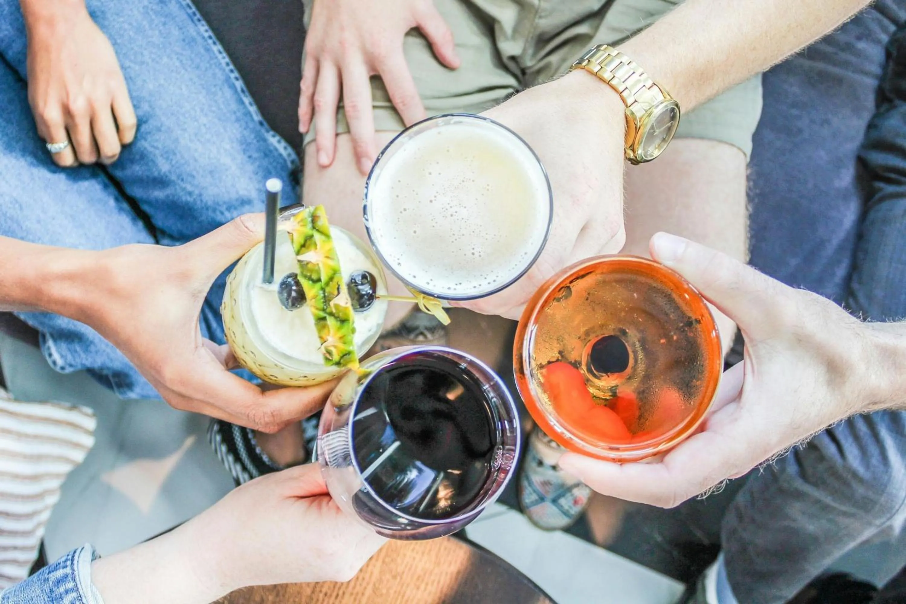 Lounge or bar in Renaissance Boston Seaport District