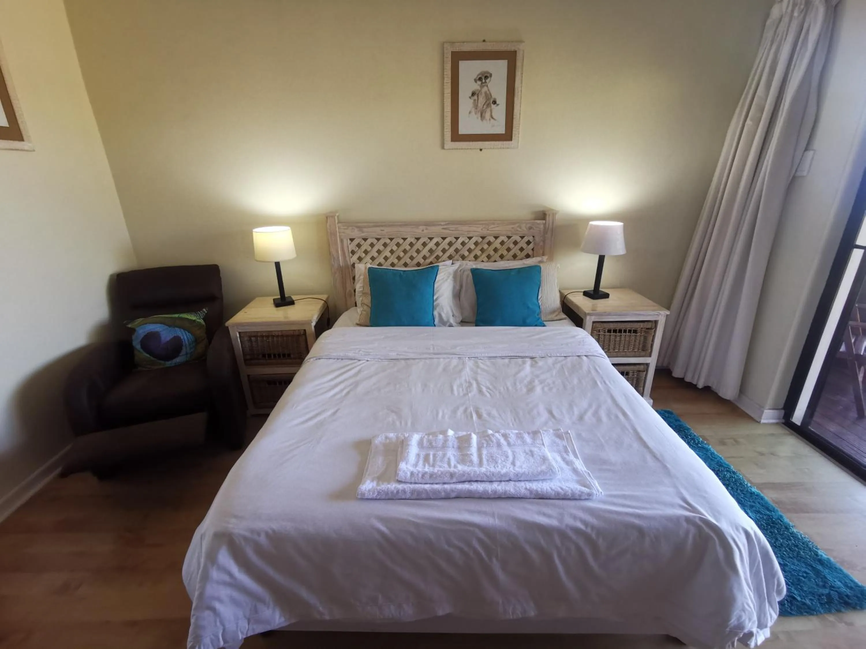 Photo of the whole room, Bed in THE THATCH HIDE